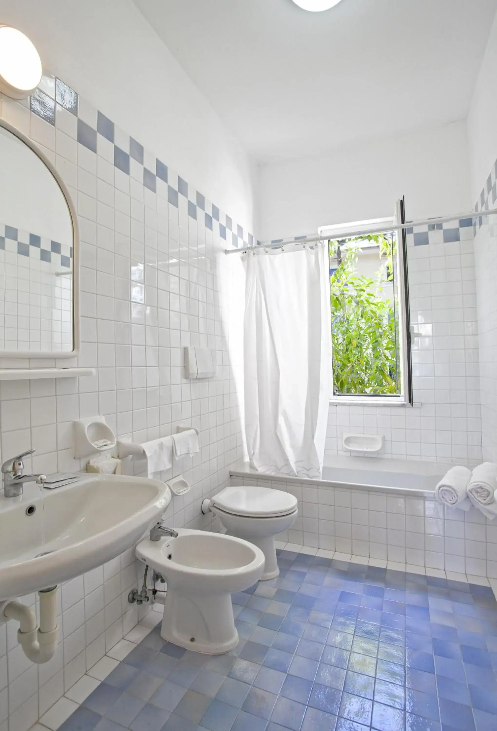 Bathroom in Hotel Vittoria