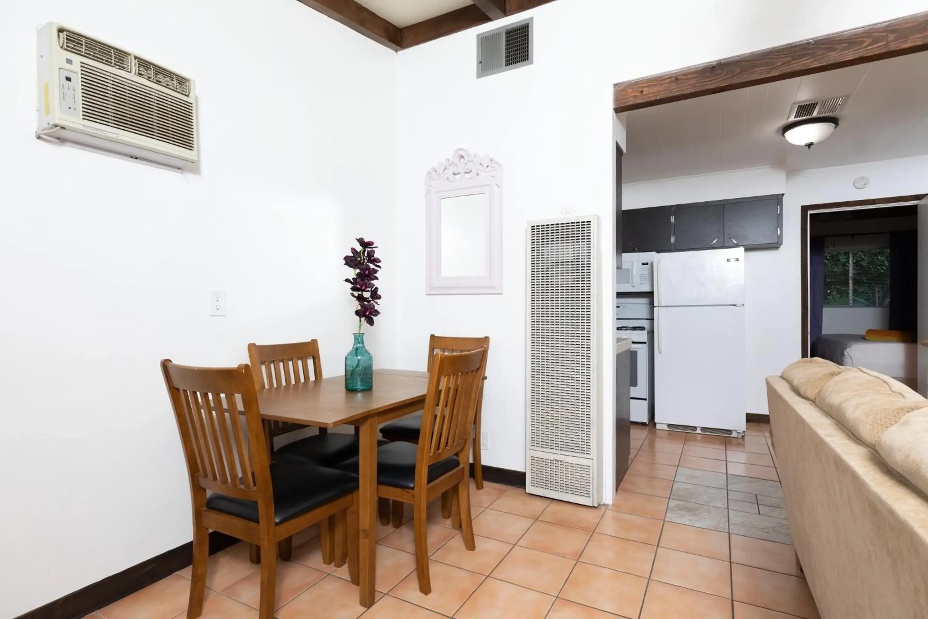 Seating area, Dining Area in Float Palm Springs