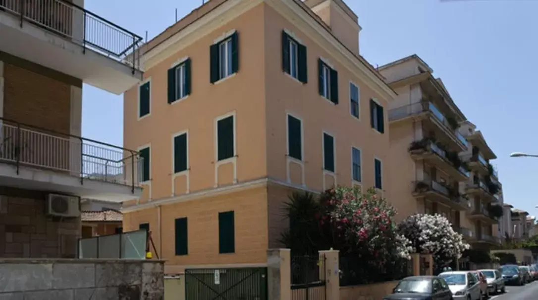 Property Building in B&B Roma Appia Davila25