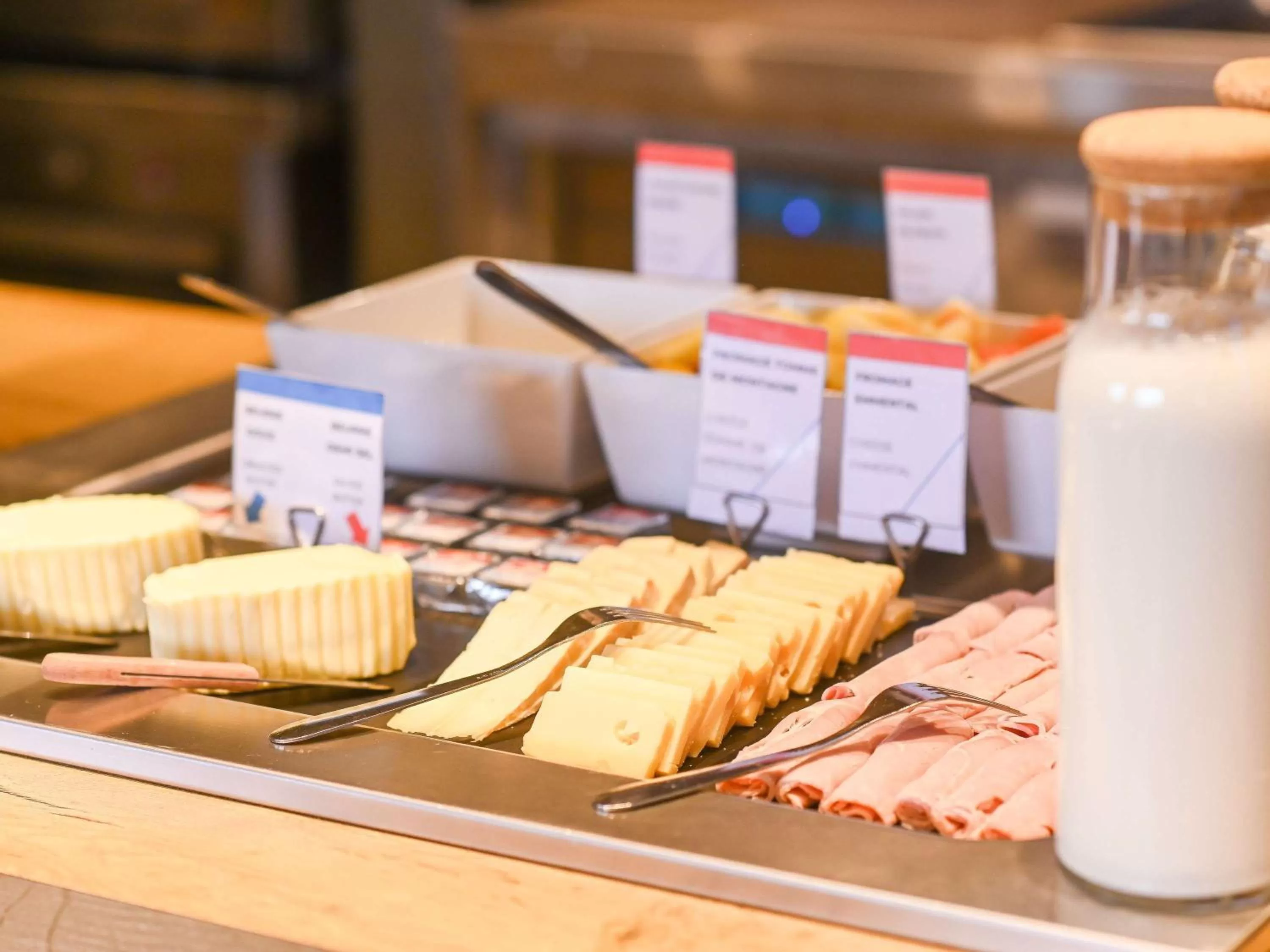 Breakfast in ibis budget Site du Futuroscope