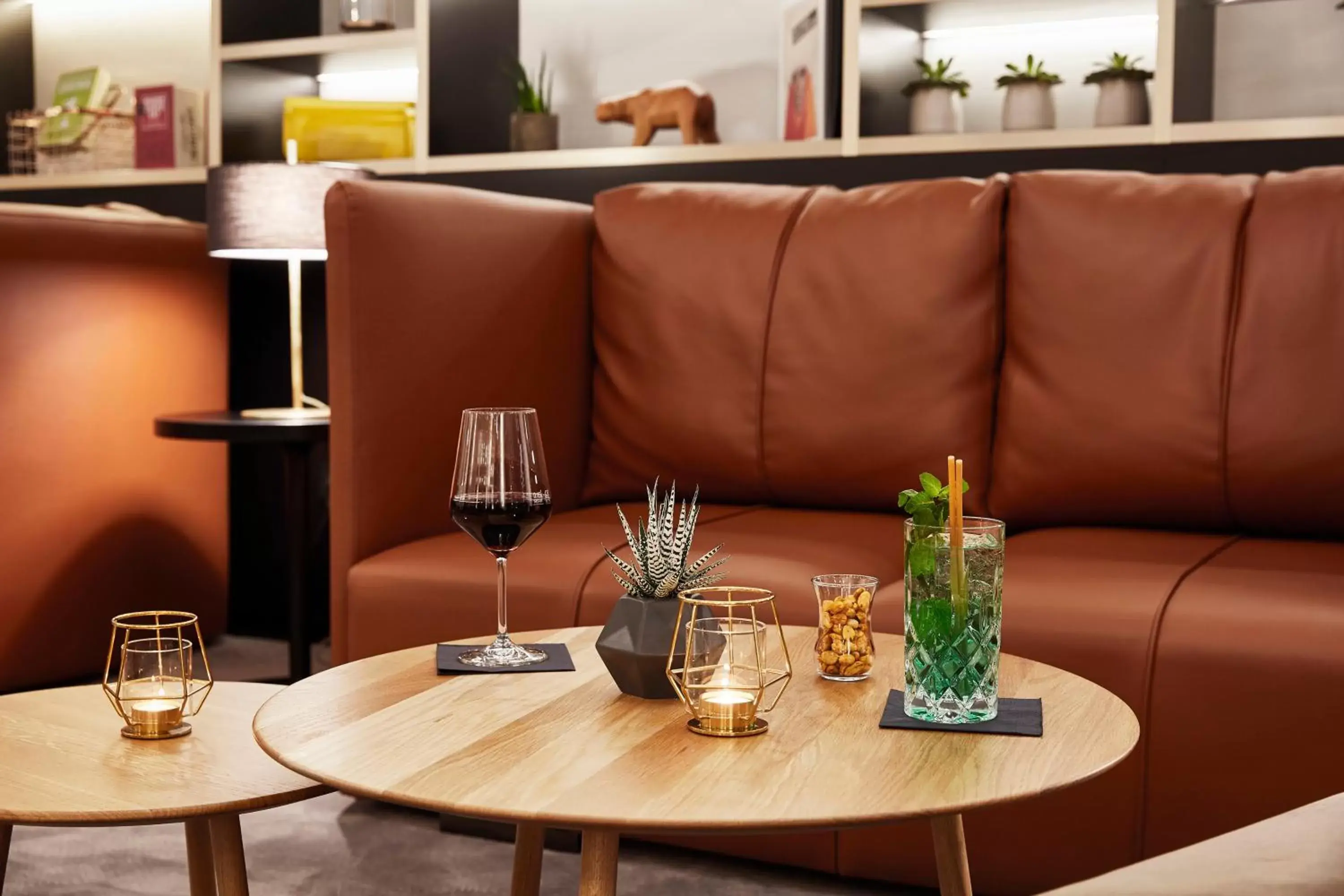 Lounge or bar, Restaurant/Places to Eat in INNSiDE by Meliá Bremen