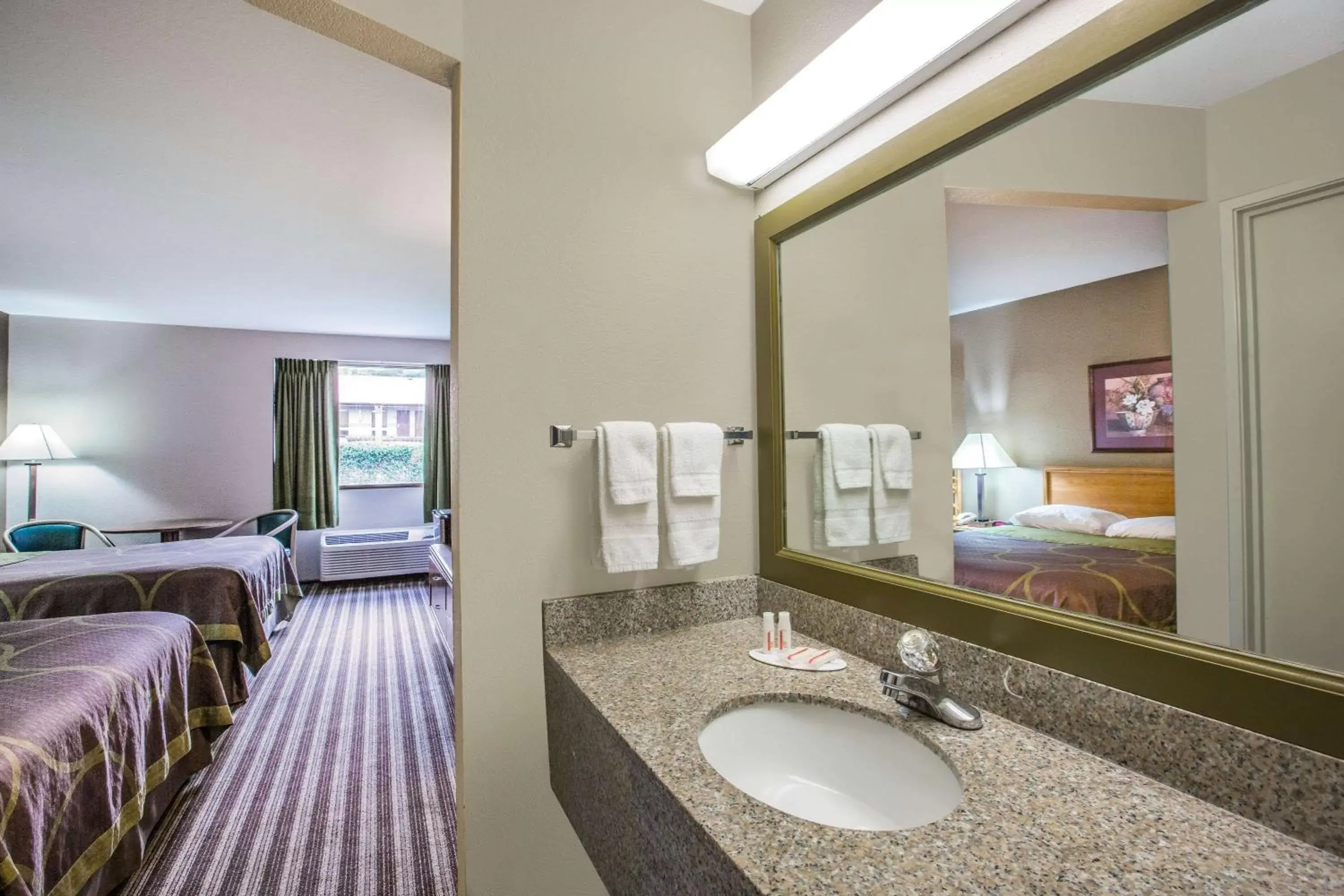 Bathroom in Super 8 by Wyndham Oxford