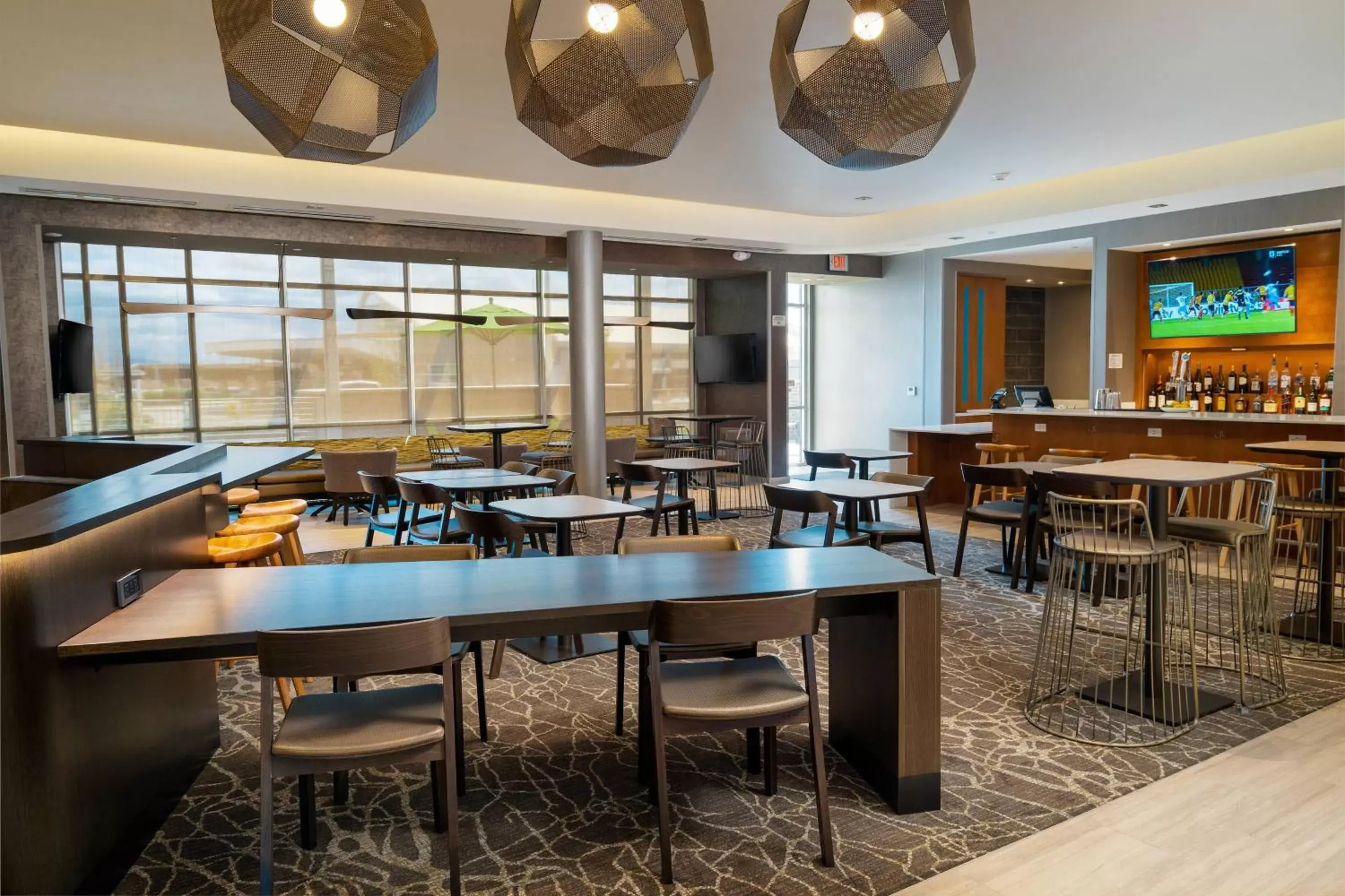 Lobby or reception, Restaurant/Places to Eat in SpringHill Suites Spokane Airport