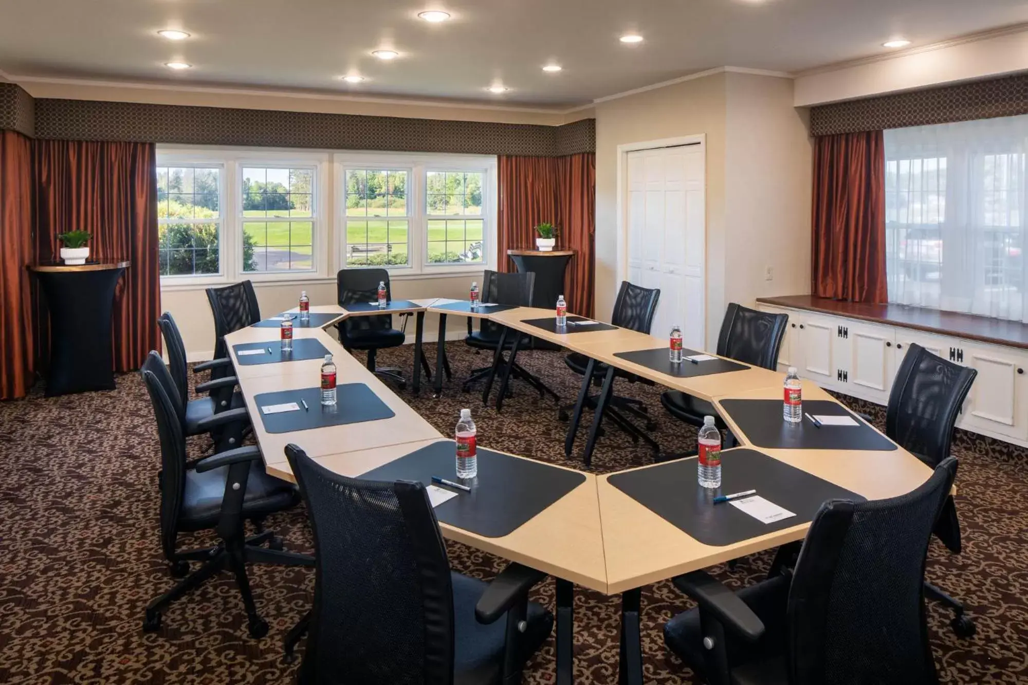 Meeting/conference room in Best Western University Inn