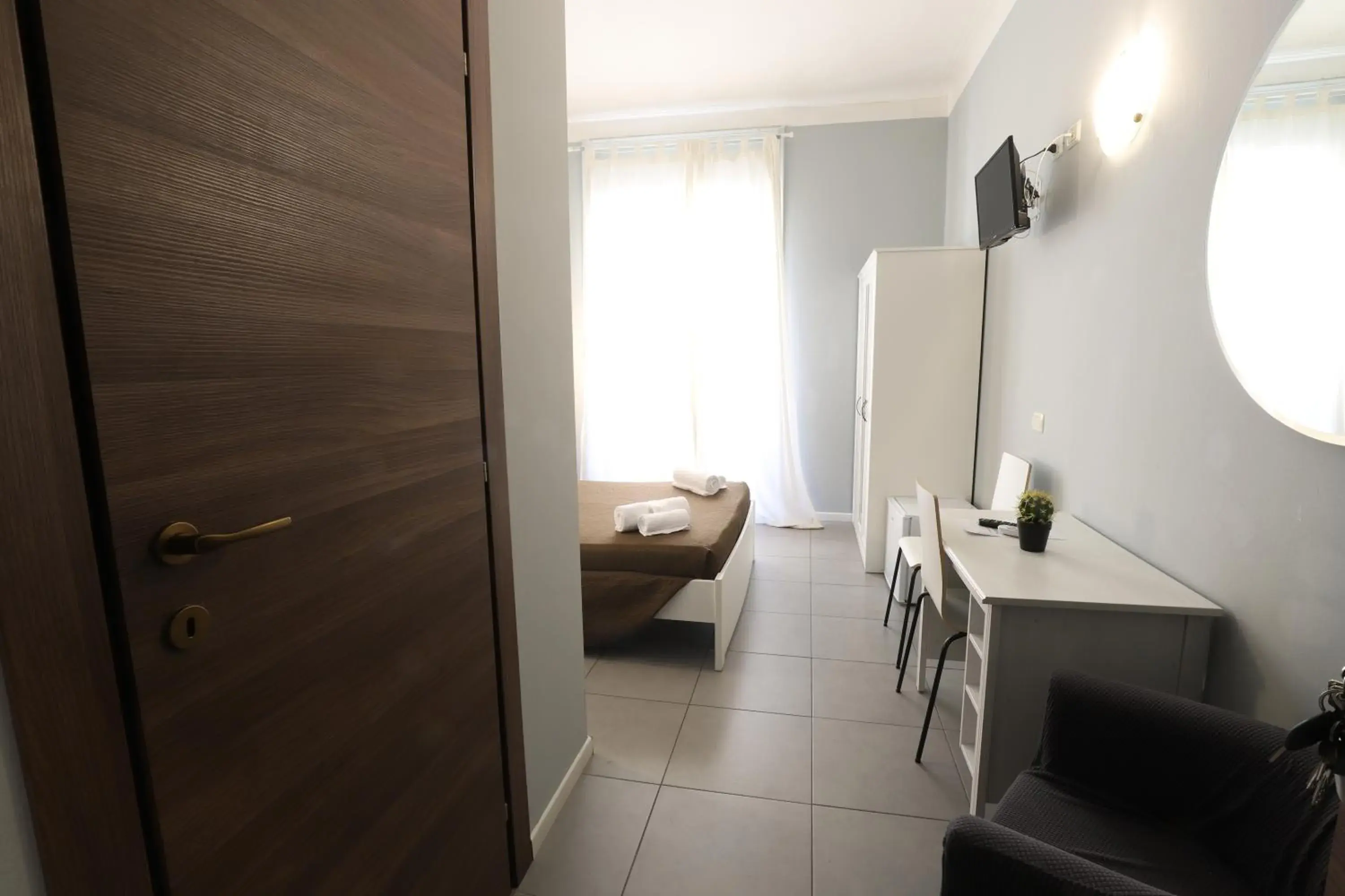 Bedroom, Bathroom in Golden Milano Hotel
