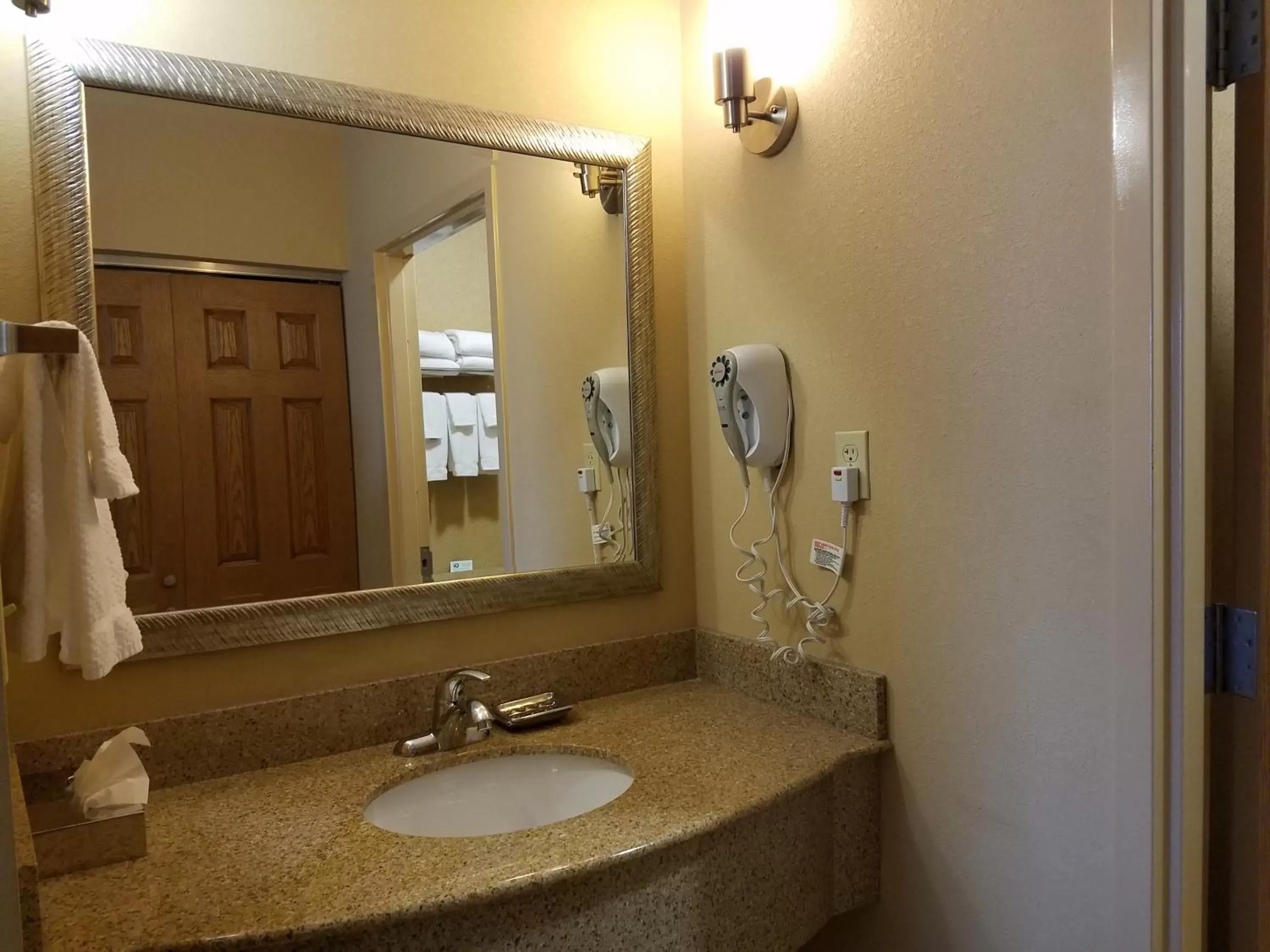 Photo of the whole room, Bathroom in Staybridge Suites Rogers - Bentonville, an IHG Hotel