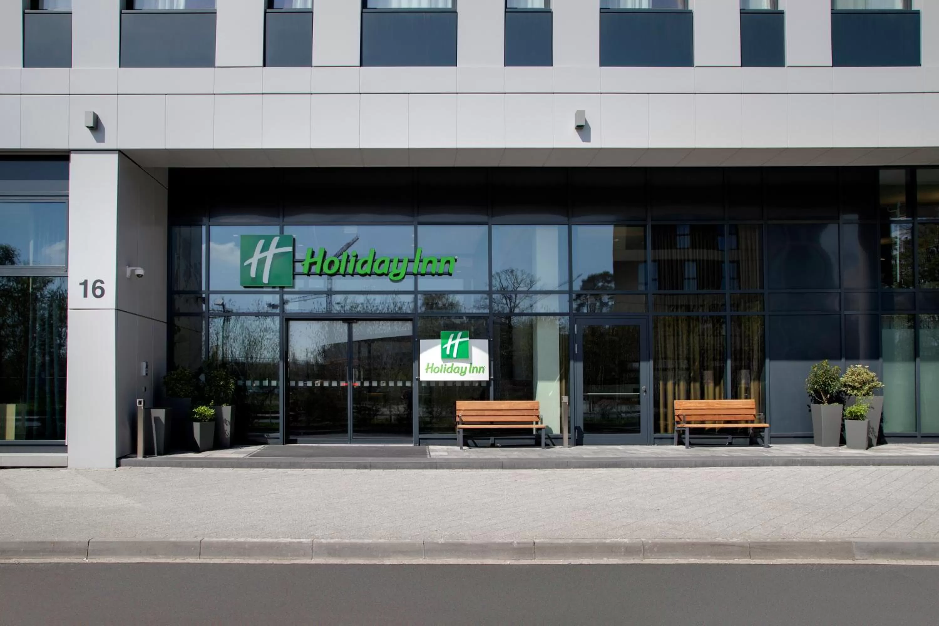 Property building in Holiday Inn Frankfurt Airport by IHG