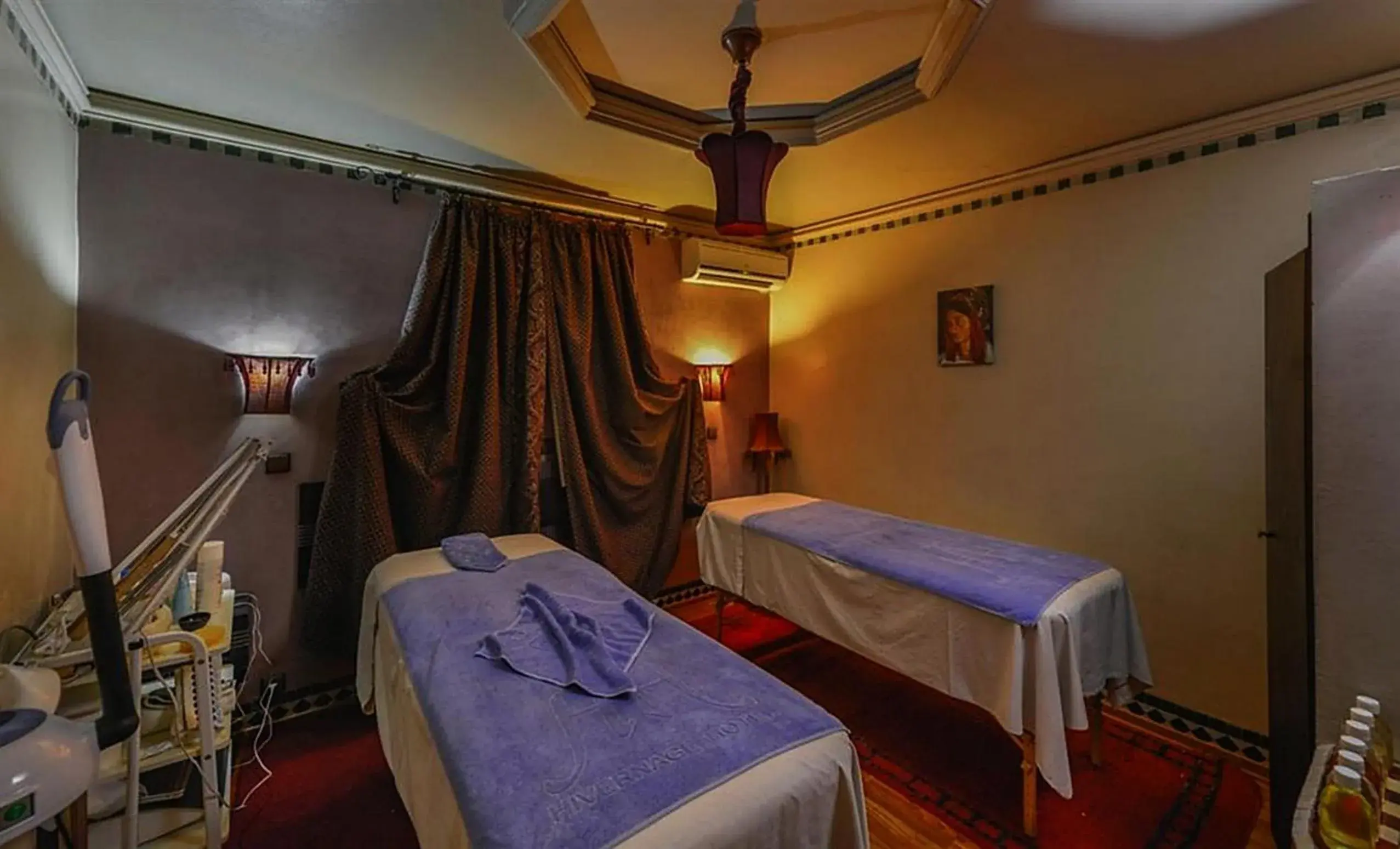Massage, Bed in Hotel Islane