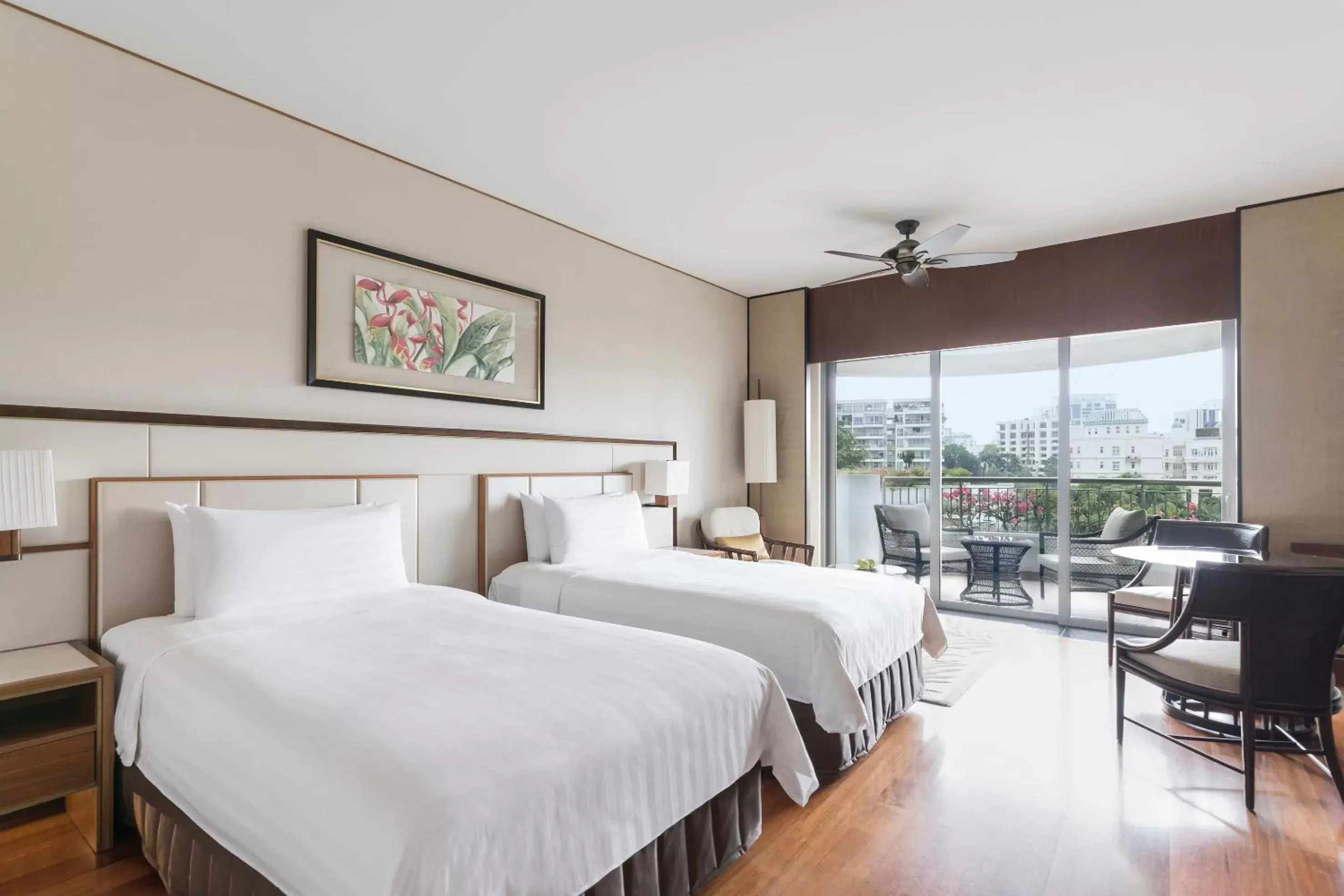 Bed in Shangri-La Singapore