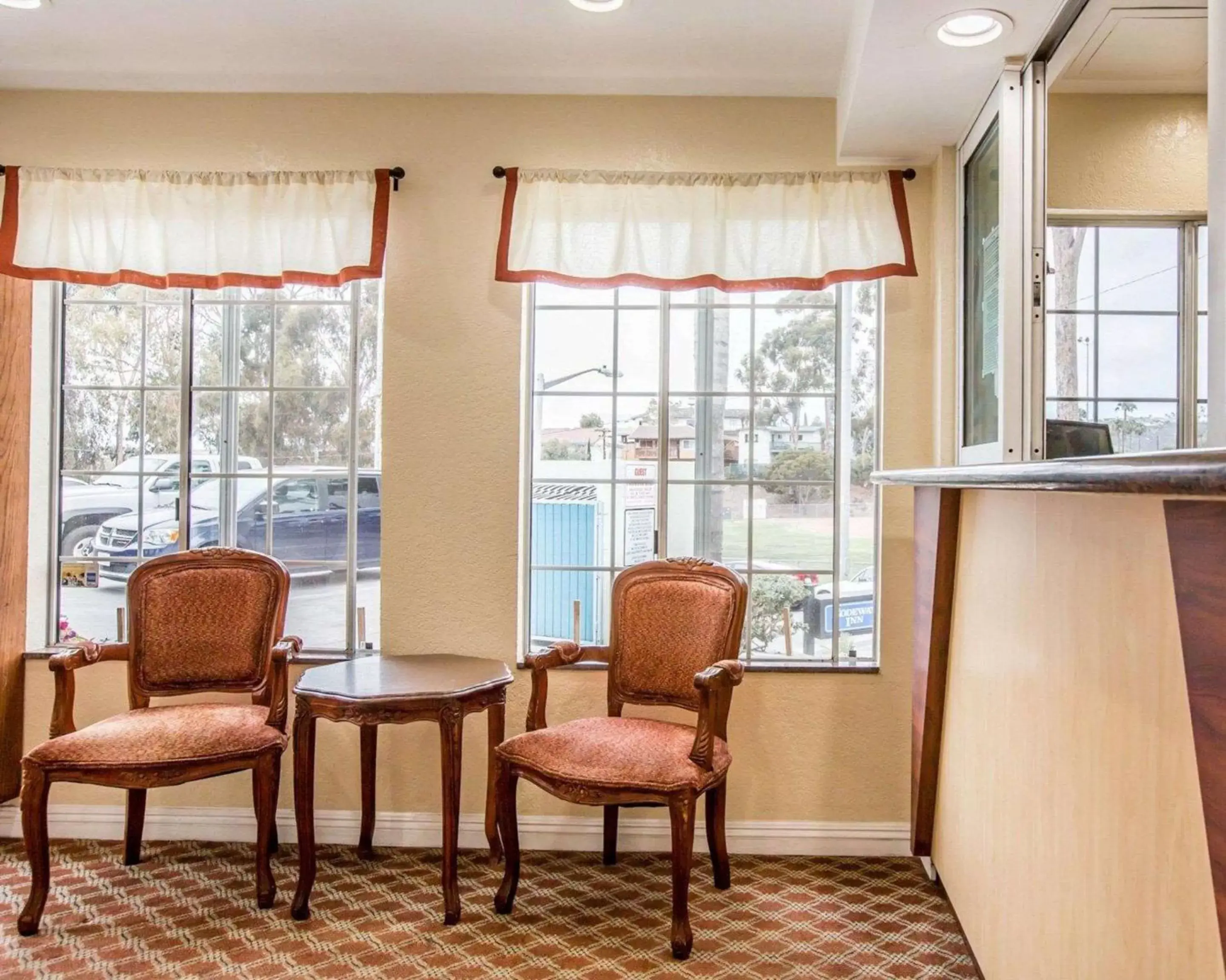 Lobby or reception, Seating Area in Rodeway Inn San Clemente Beach