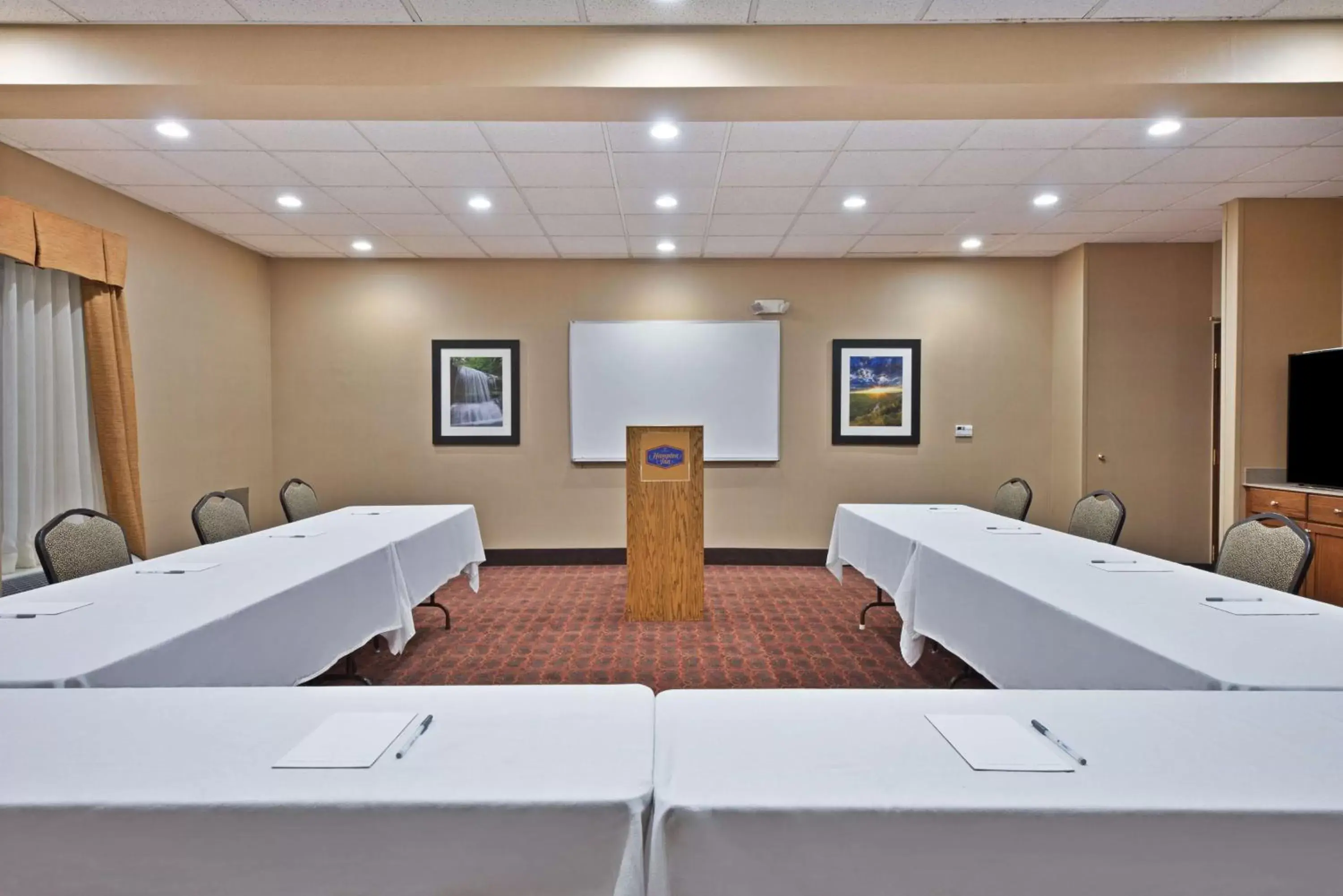 Meeting/conference room in Hampton Inn Winfield Teays Valley