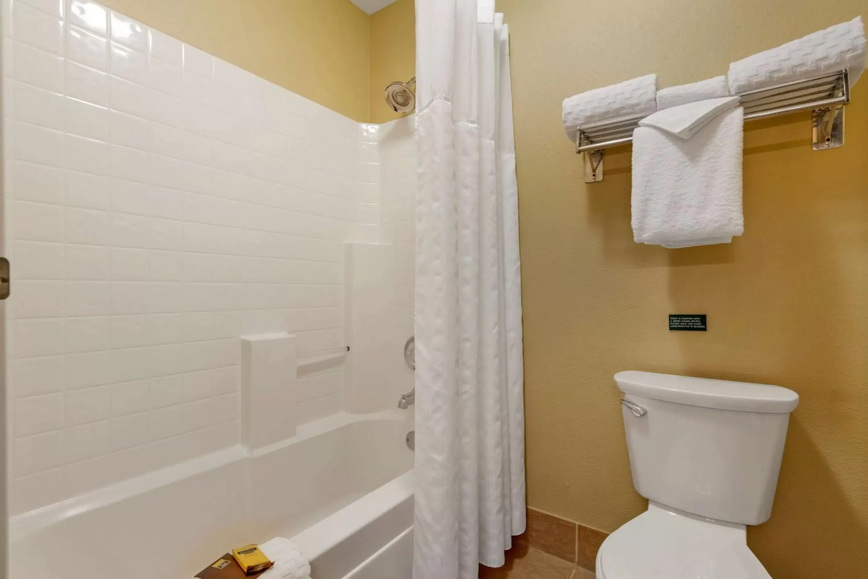 Bathroom in Best Western Plus Columbia River Inn