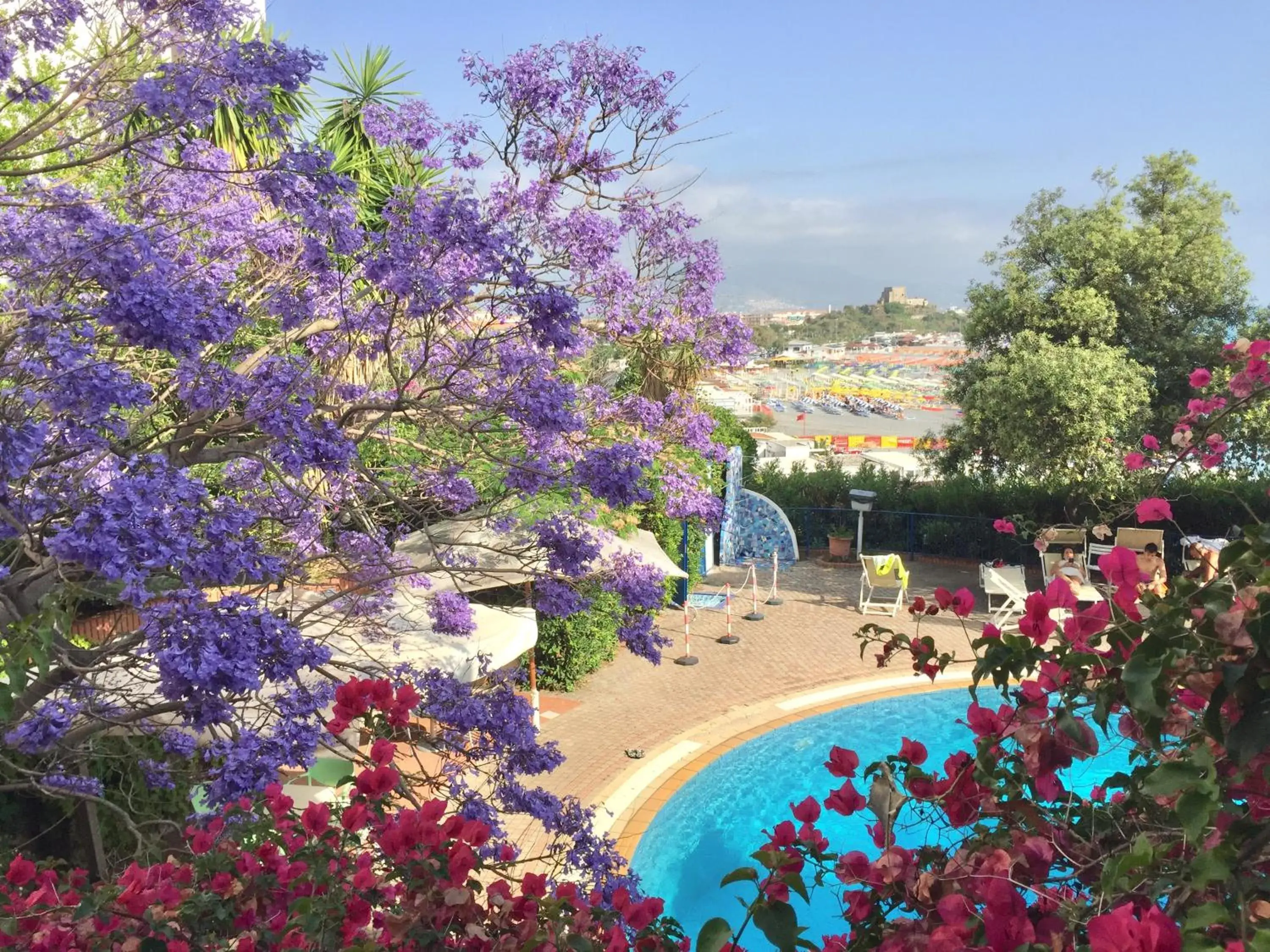 Garden, Pool View in Grand Hotel De Rose