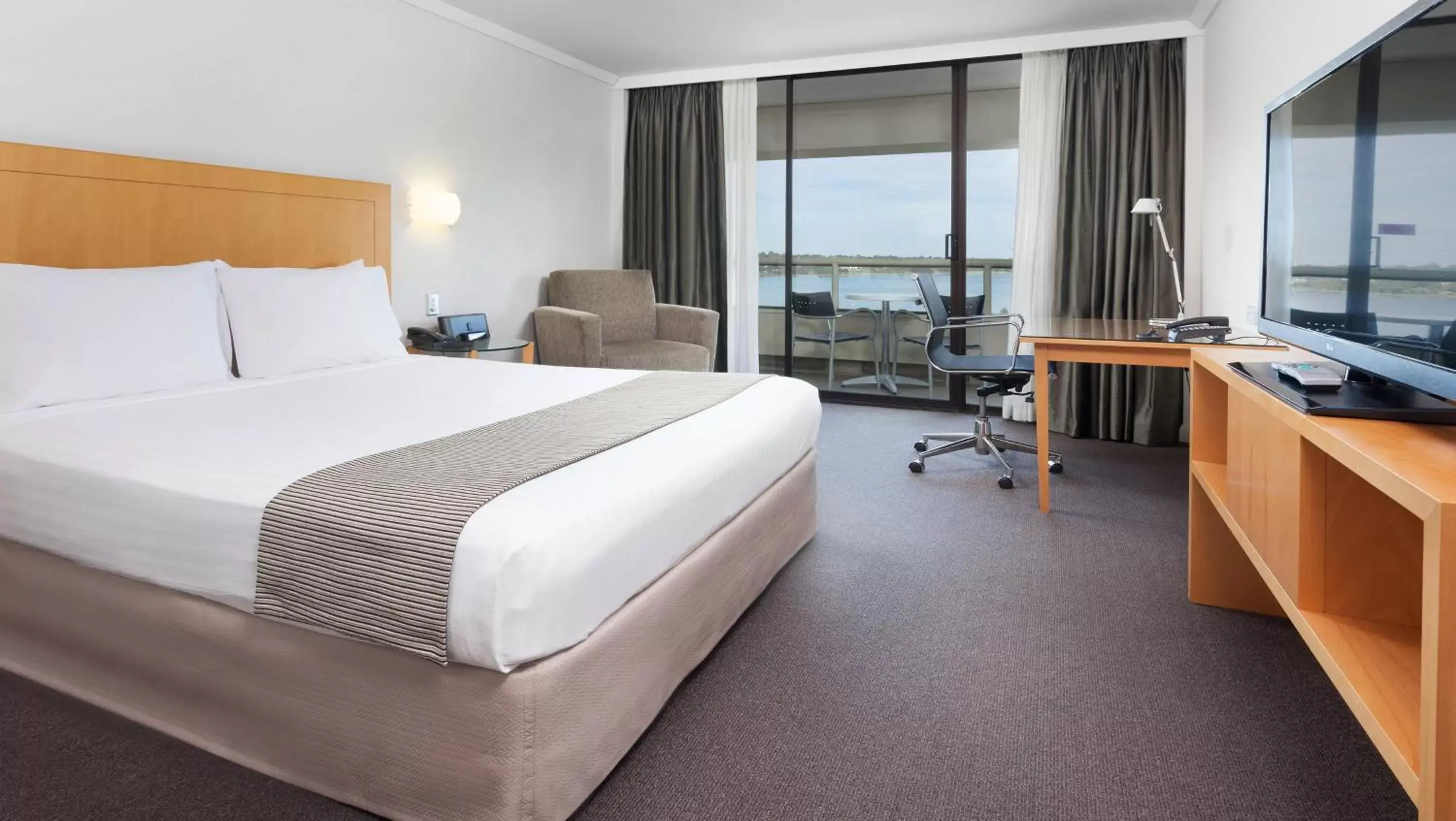 Photo of the whole room in Crowne Plaza Perth, an IHG Hotel