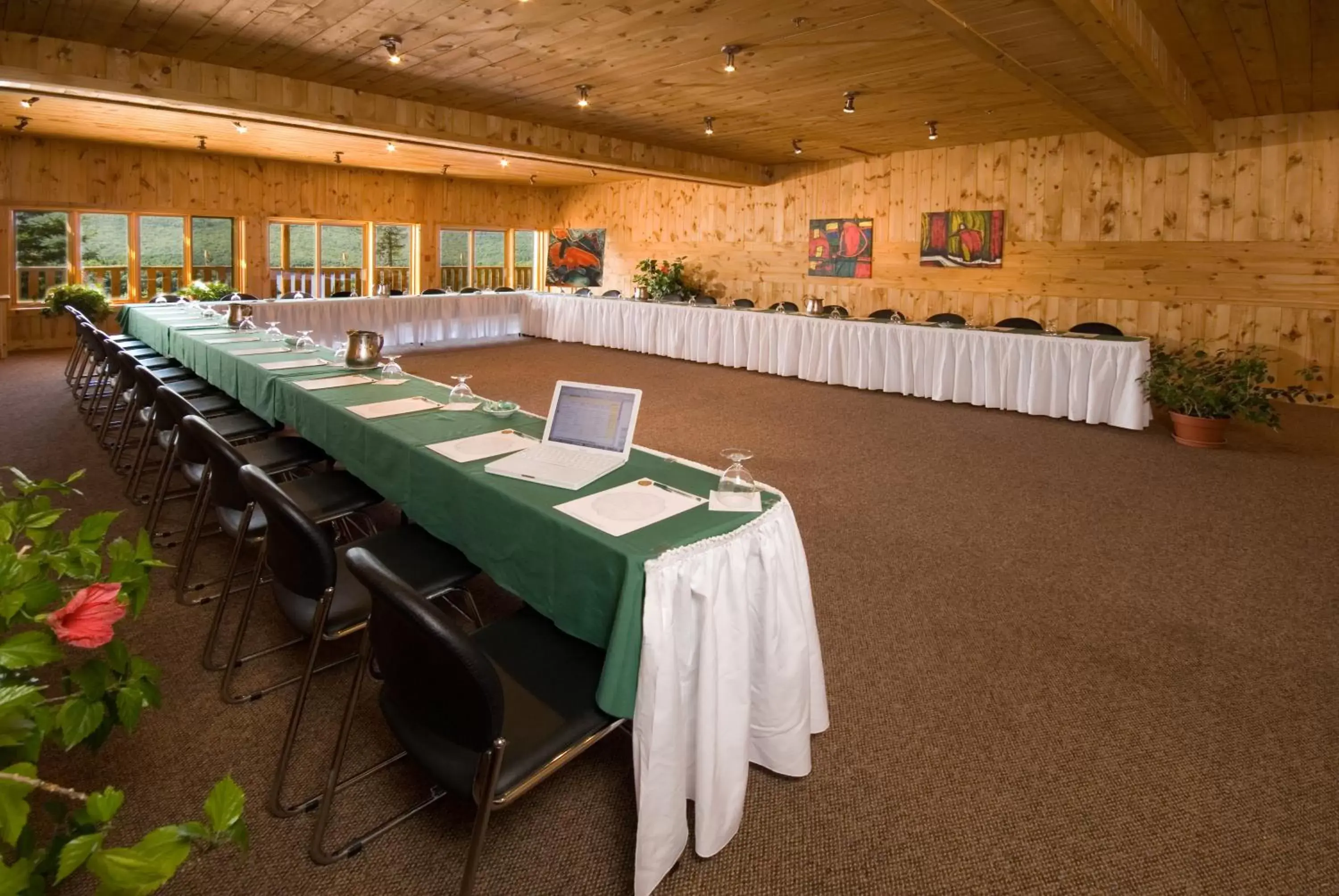 Meeting/conference room, Banquet Facilities in Sacacomie Hôtel et Spa