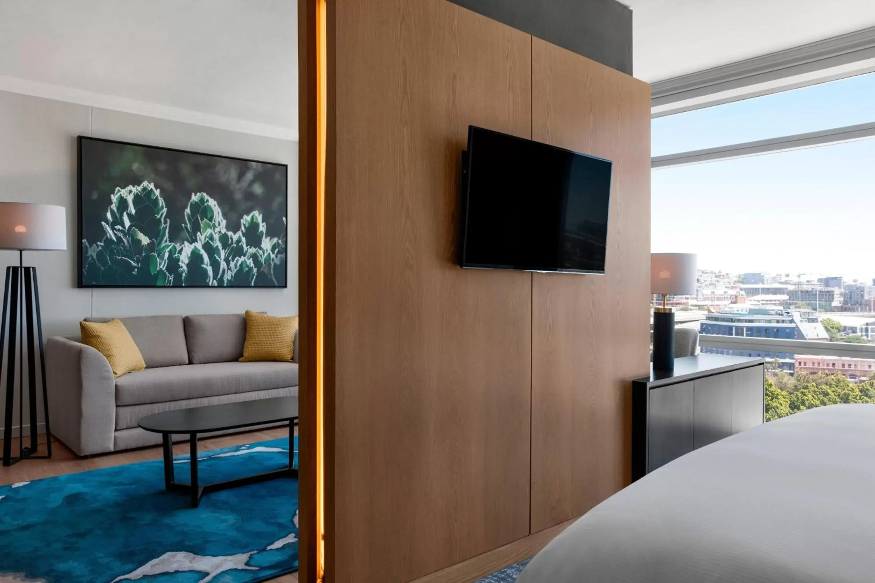 Bedroom, TV/Entertainment Center in The Westin Cape Town