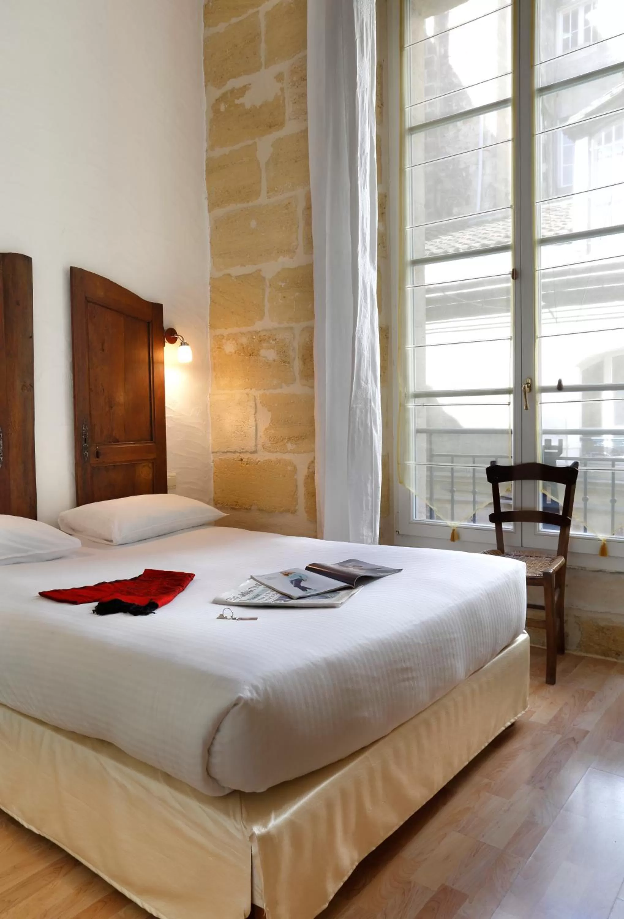 Bed in Hôtel La Tour Intendance