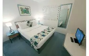 Bed in Inn Cairns Bed in Inn Cairns