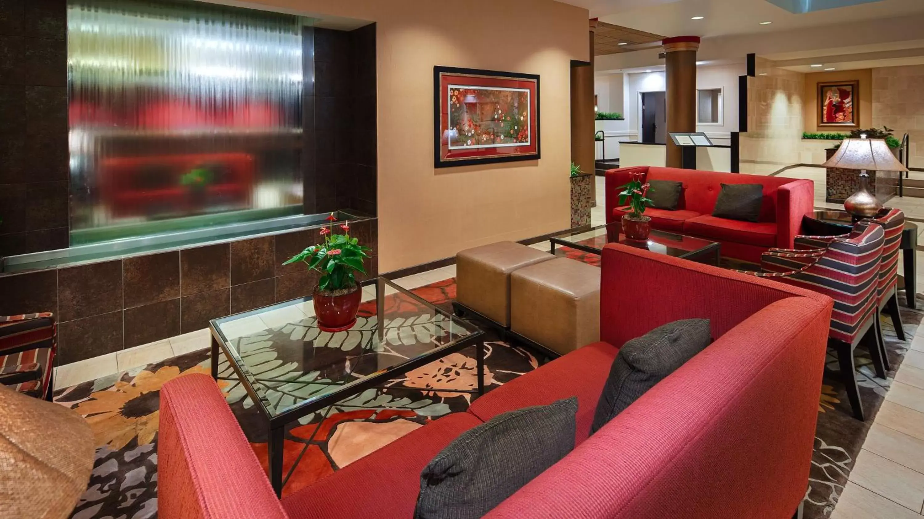 Lobby or reception, Lounge/Bar in Best Western Premier Nicollet Inn