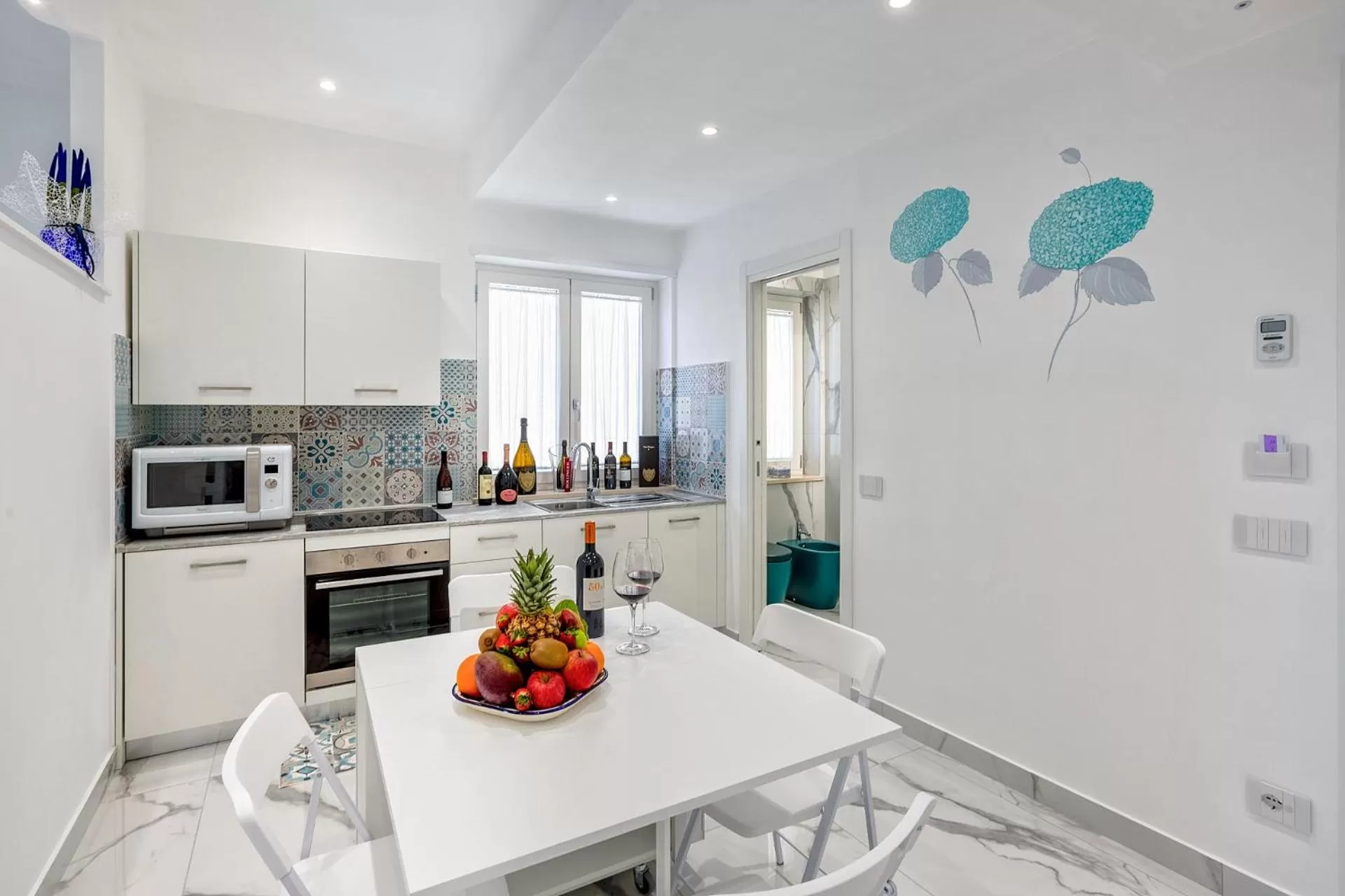 Dining area, Kitchen/Kitchenette in Maison Marienne - Deluxe B&B