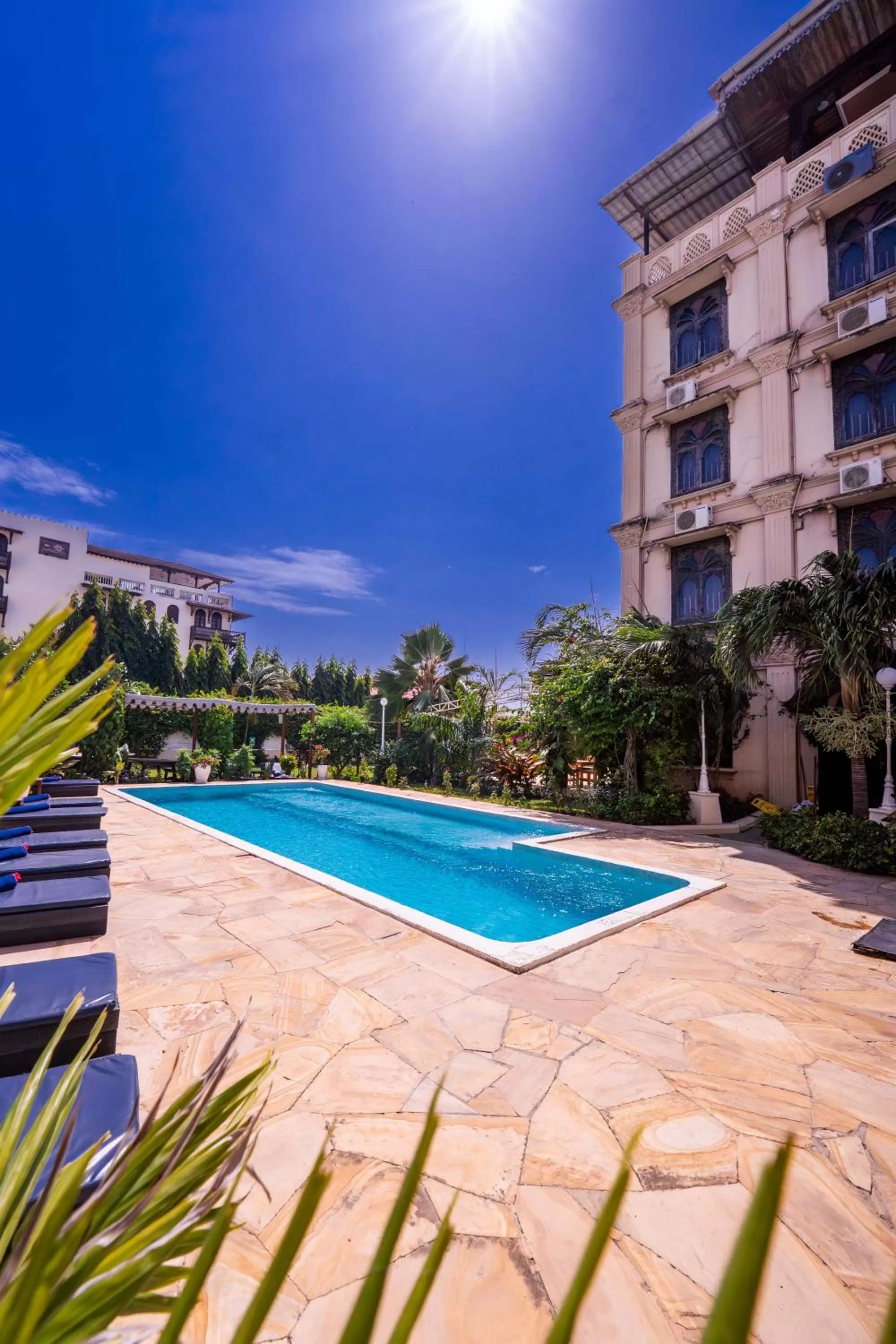 Day in Golden Tulip Stone Town Boutique