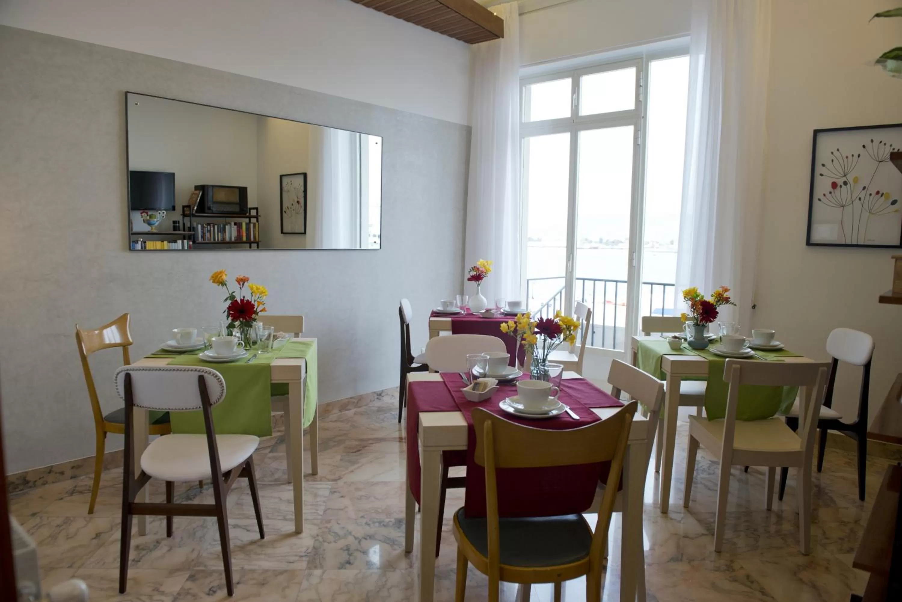 Communal lounge/ TV room in Garibaldi R&B