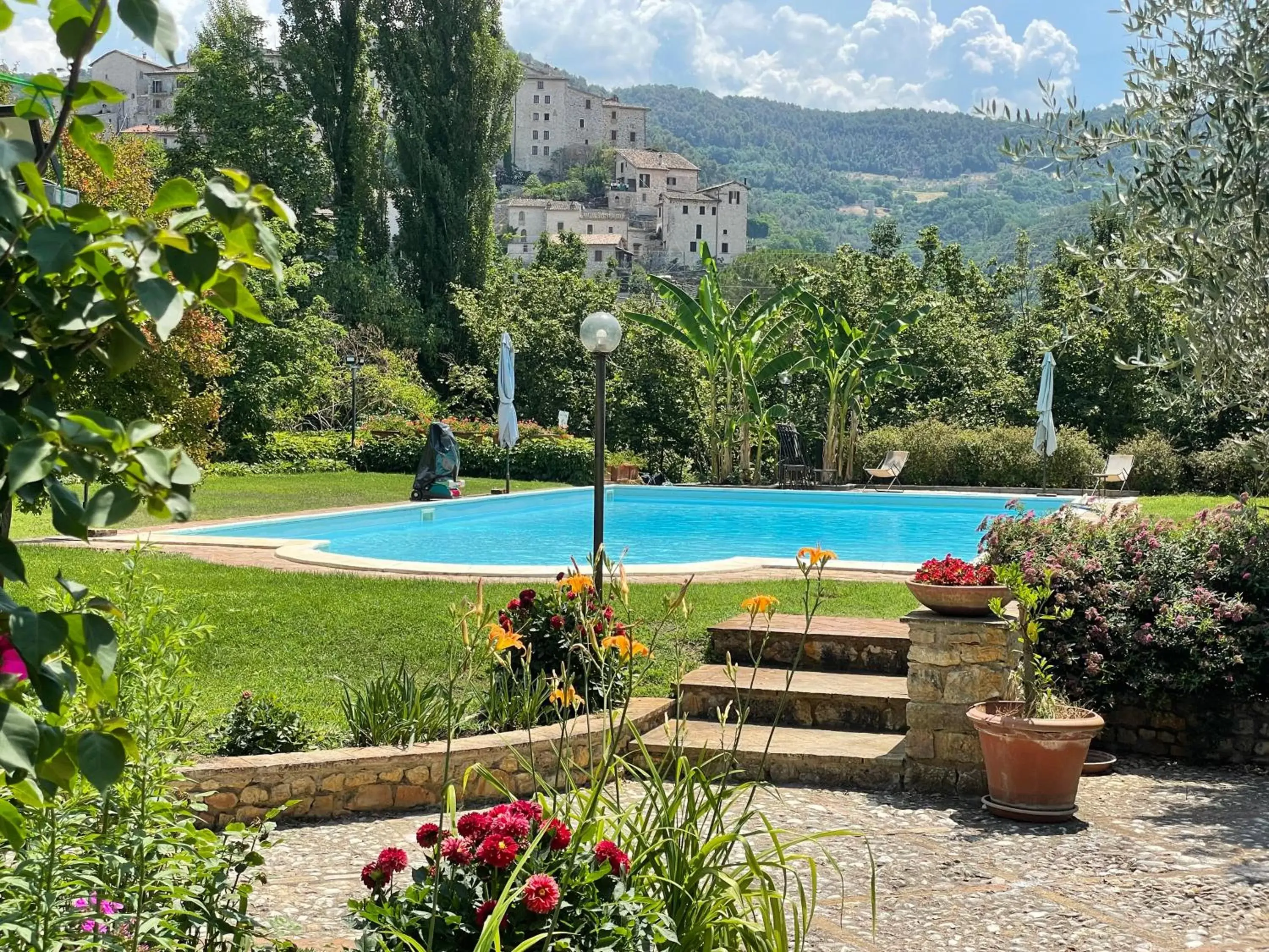 Natural landscape, Swimming Pool in Borgo San Valentino