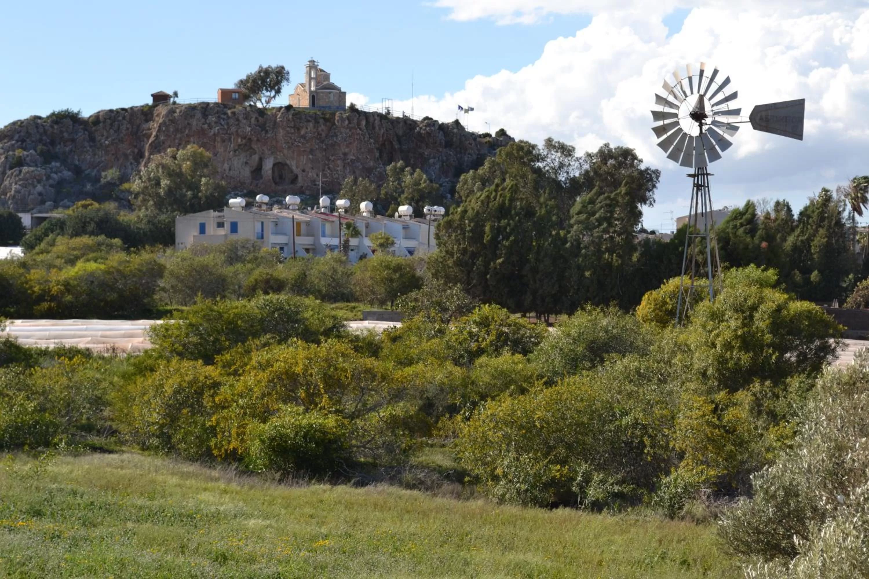 Area and facilities in Flokkas Hotel Apartments