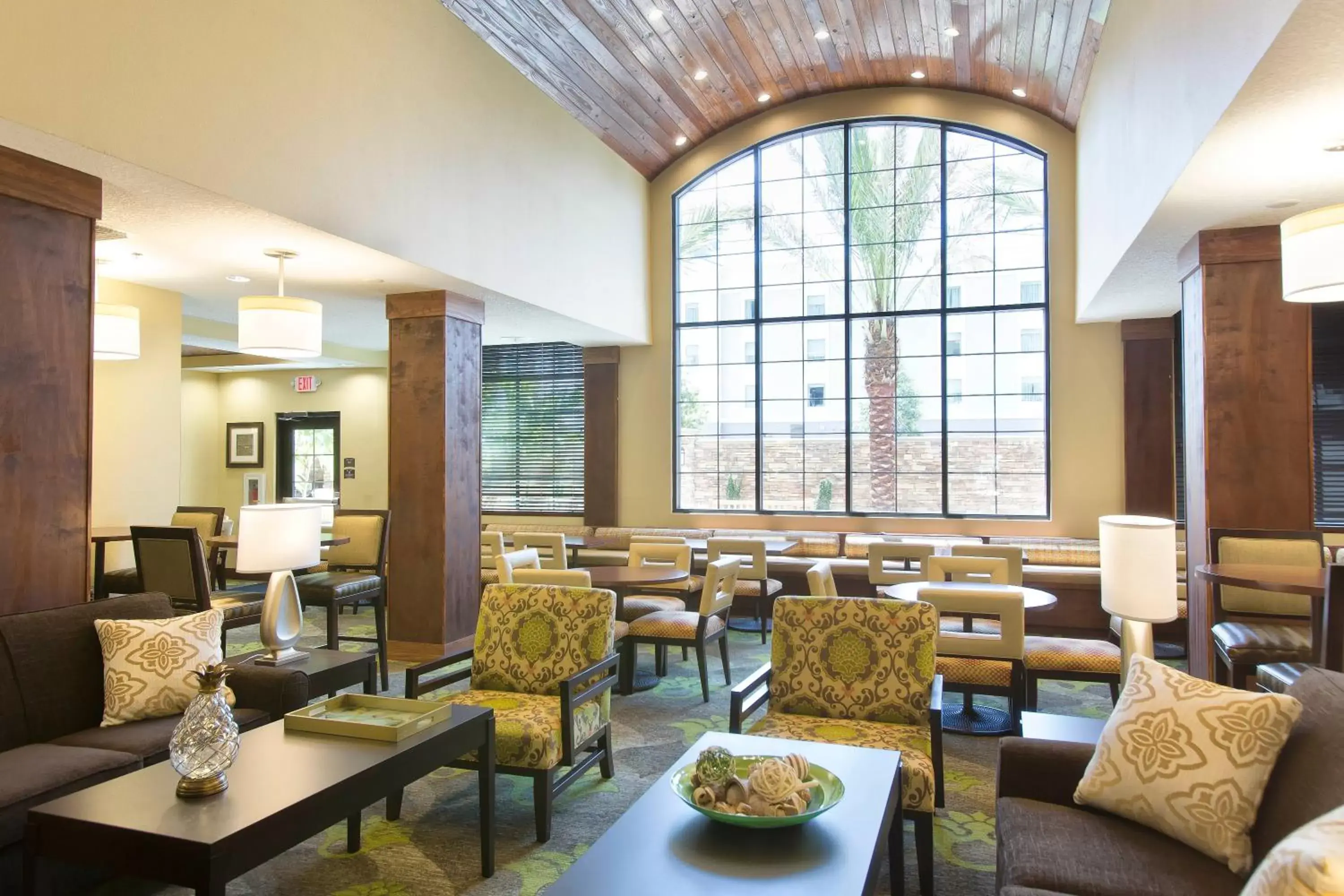 Restaurant/places to eat, Lounge/Bar in Staybridge Suites Orlando at SeaWorld, an IHG Hotel