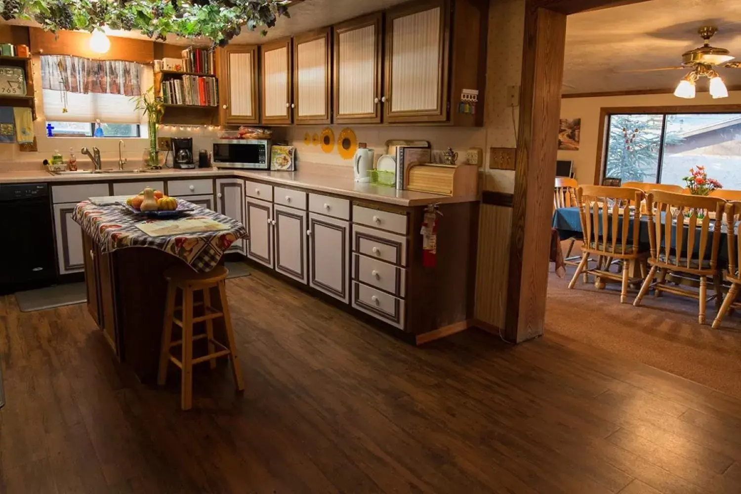 Kitchen/Kitchenette in Canyon Colors Bed and Breakfast