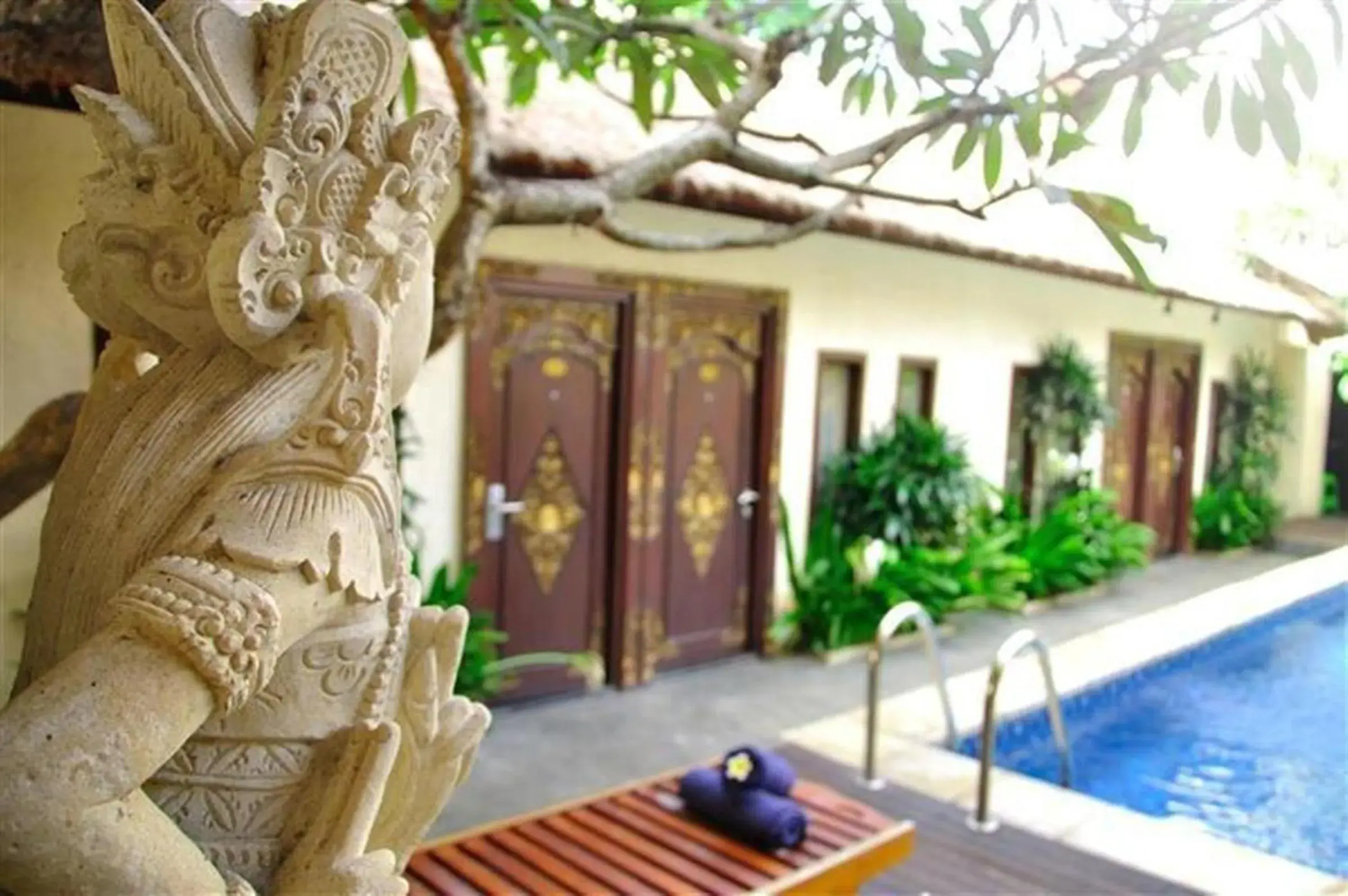 Balcony/Terrace, Swimming Pool in Coco de Heaven Hotel