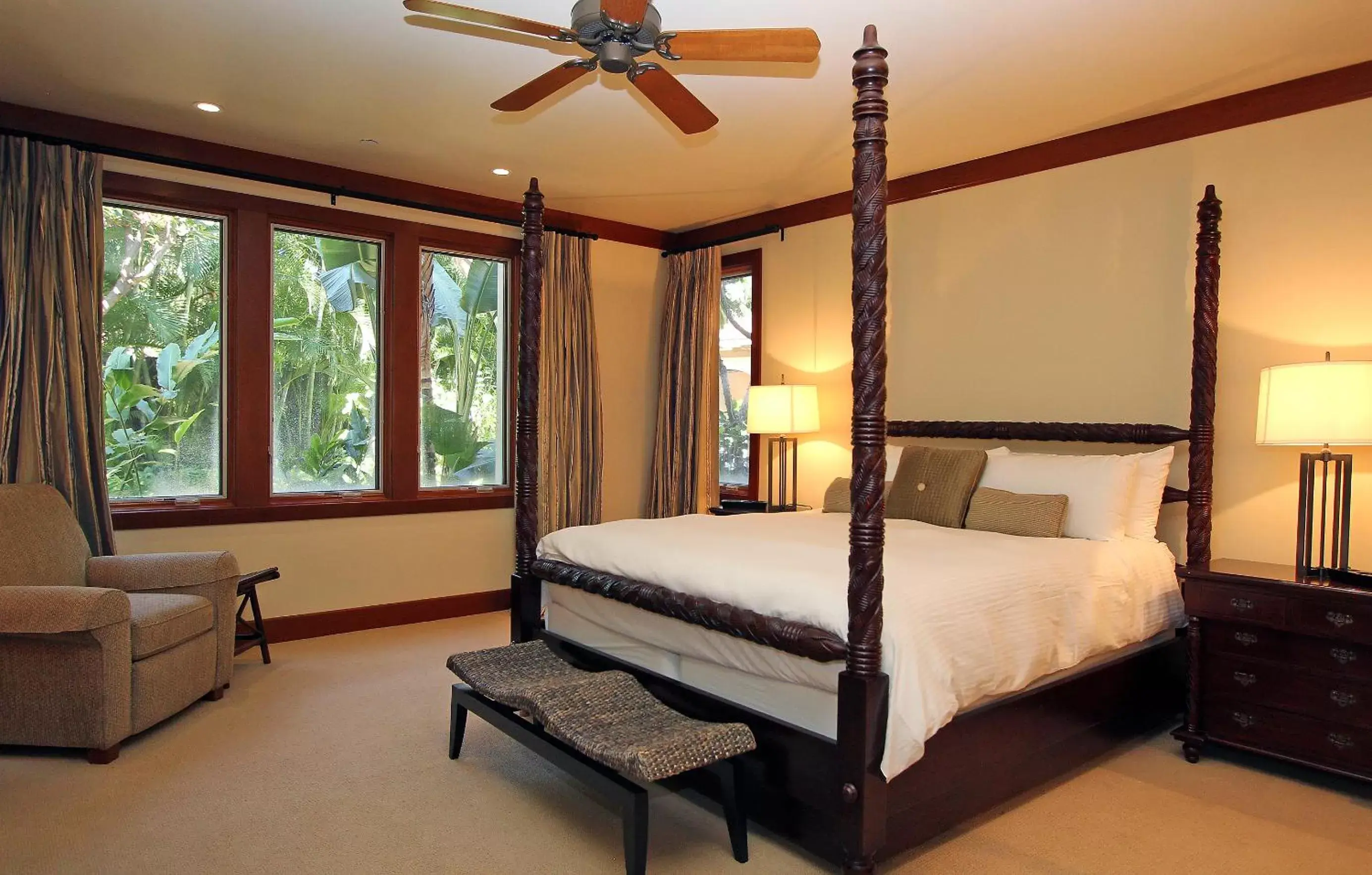 Bed in Wailea Beach Villas, a Destination by Hyatt Residence