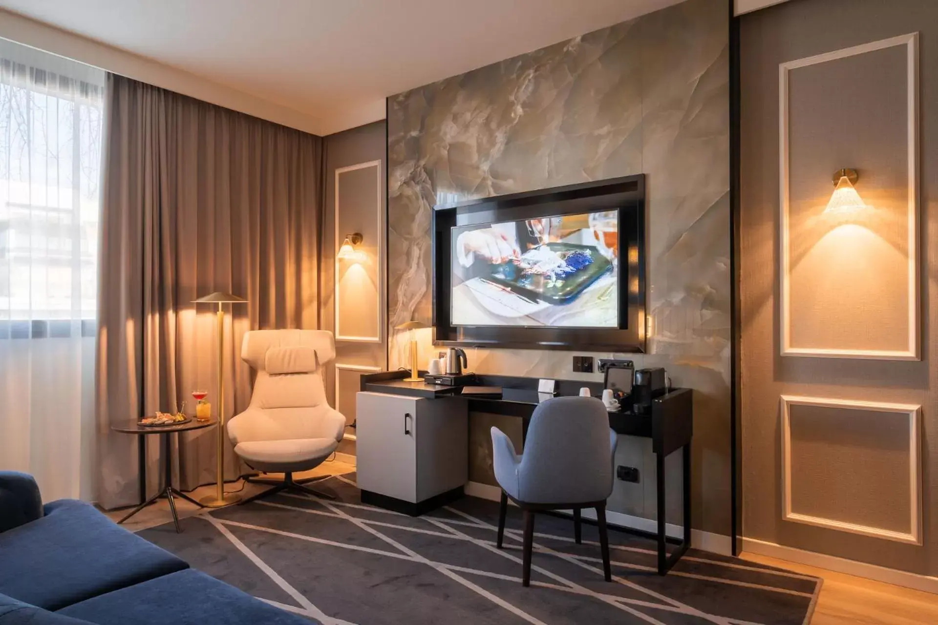 TV and multimedia, TV/Entertainment Center in Aemilia Hotel Bologna