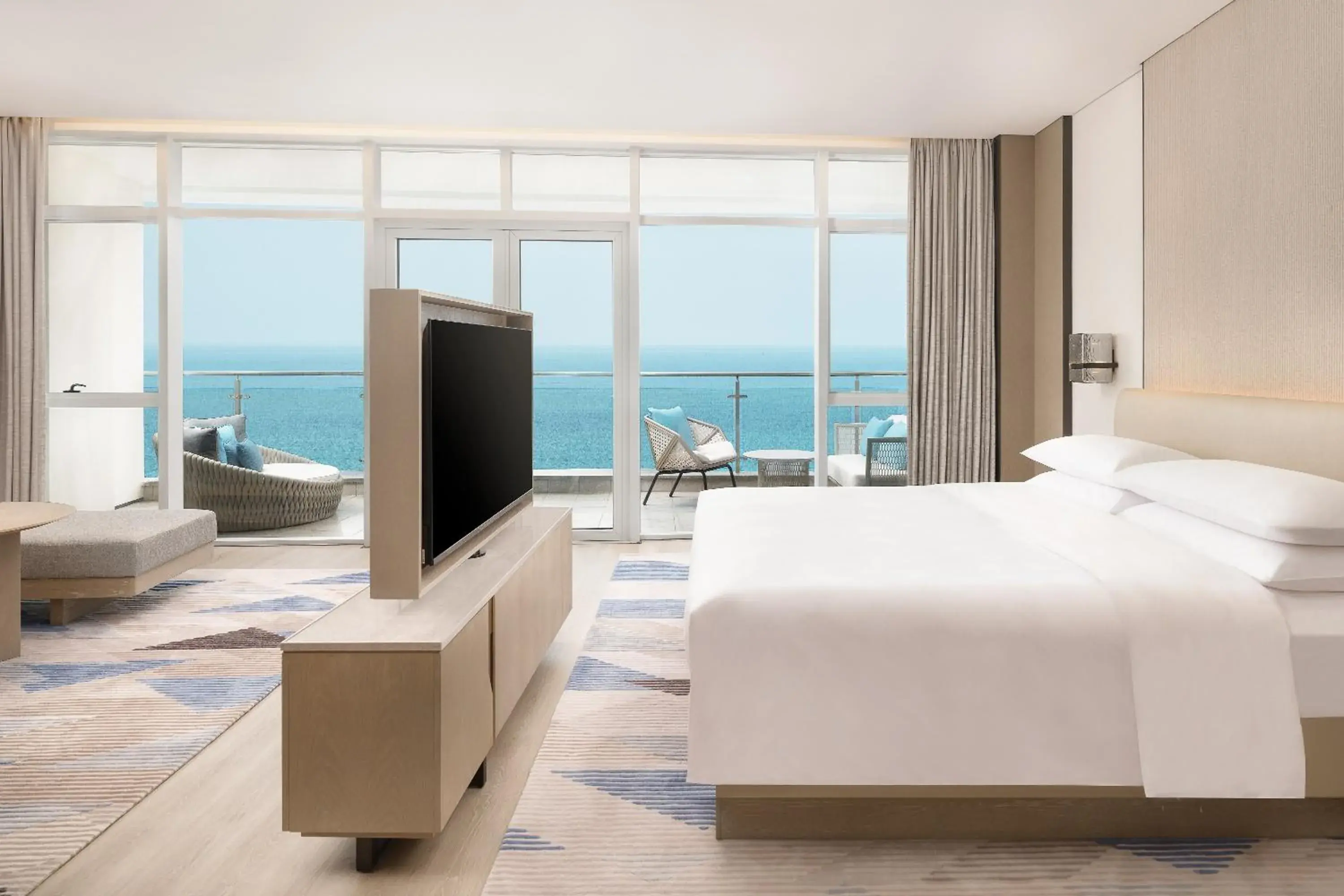 Bed, Sea View in Sheraton Beihai Resort