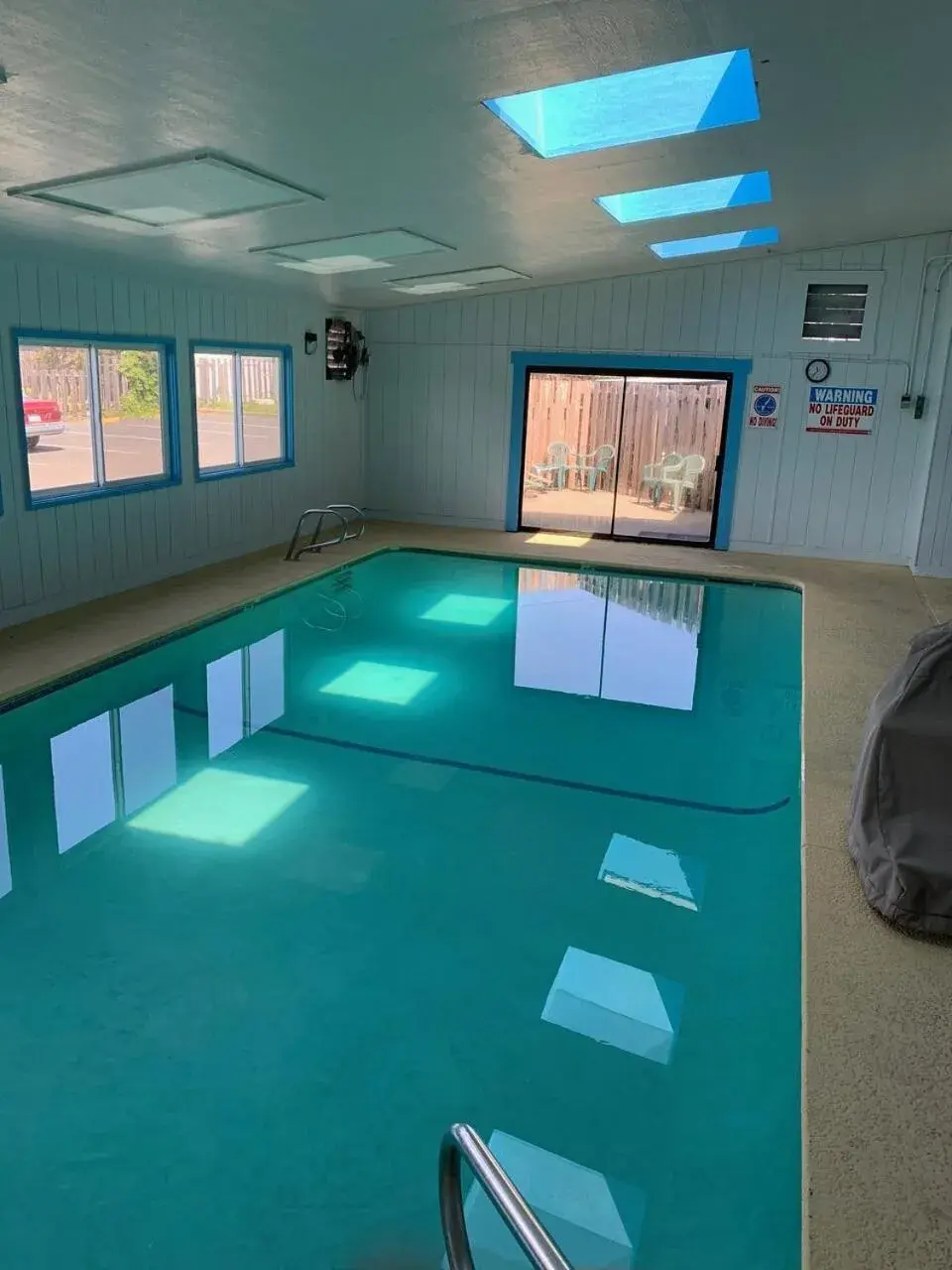 , Swimming Pool in Seabird Lodge Fort Bragg