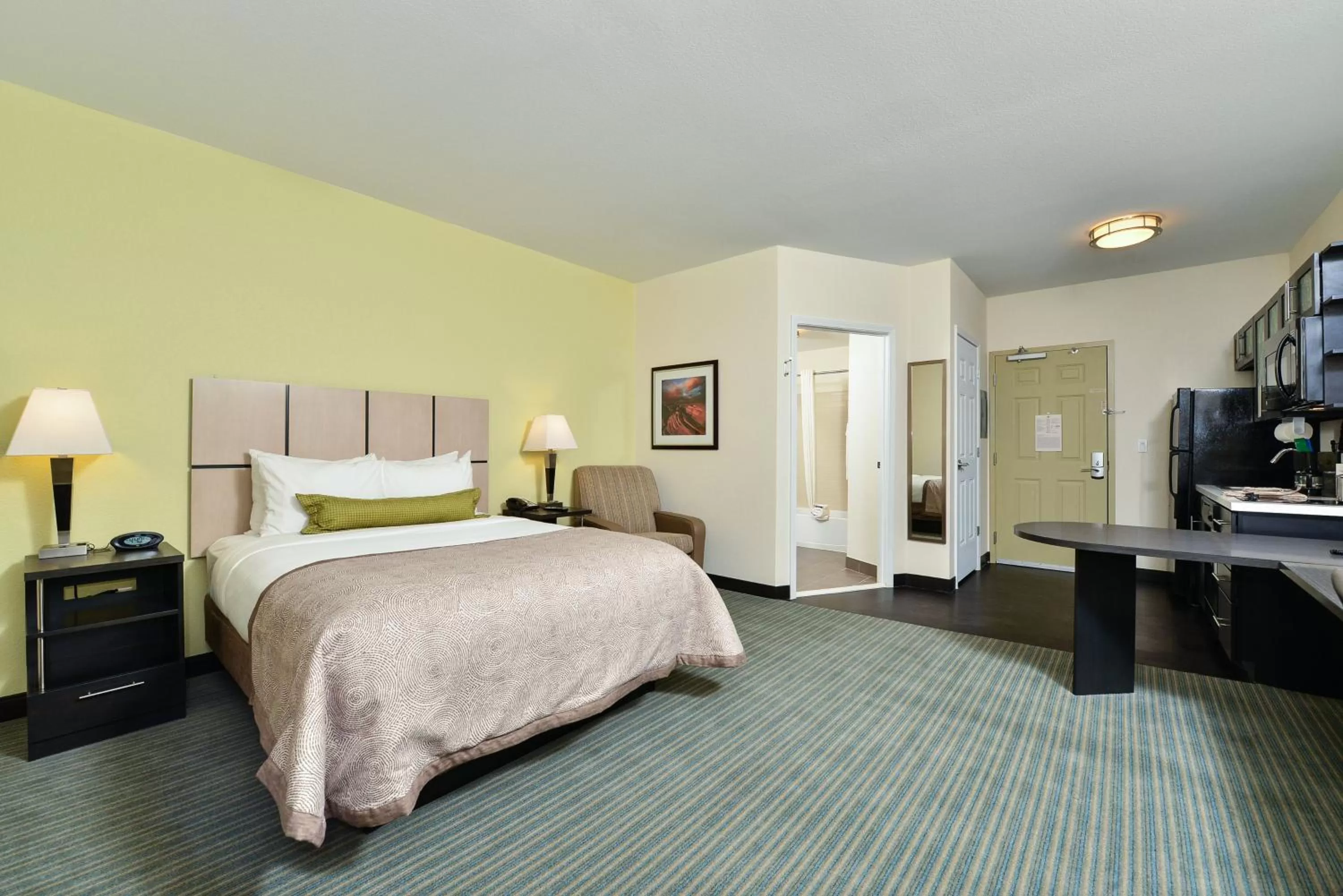 Photo of the whole room, Bed in Candlewood Suites Monahans by IHG
