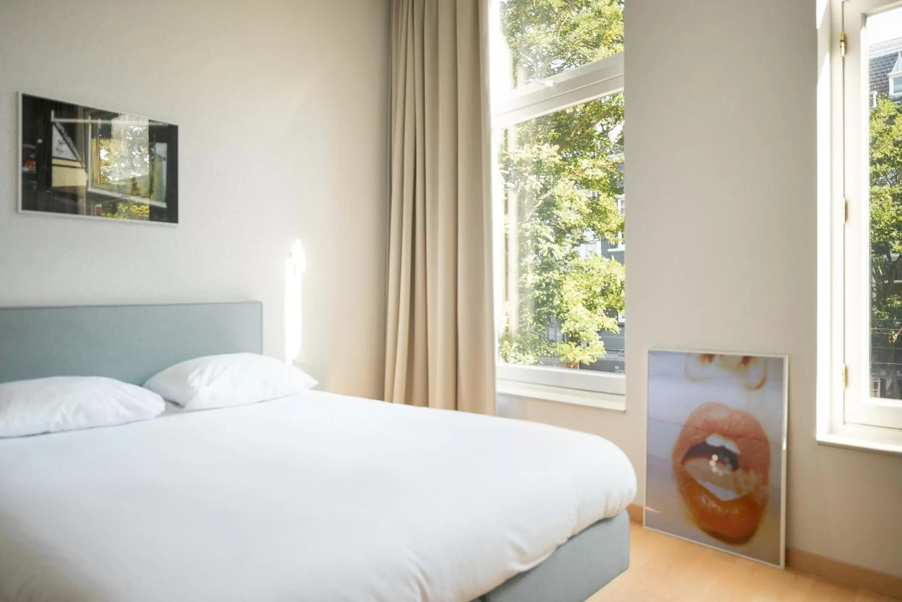 Decorative detail, Bed in Hotel 171 Decorative detail, Bed in Hotel 171