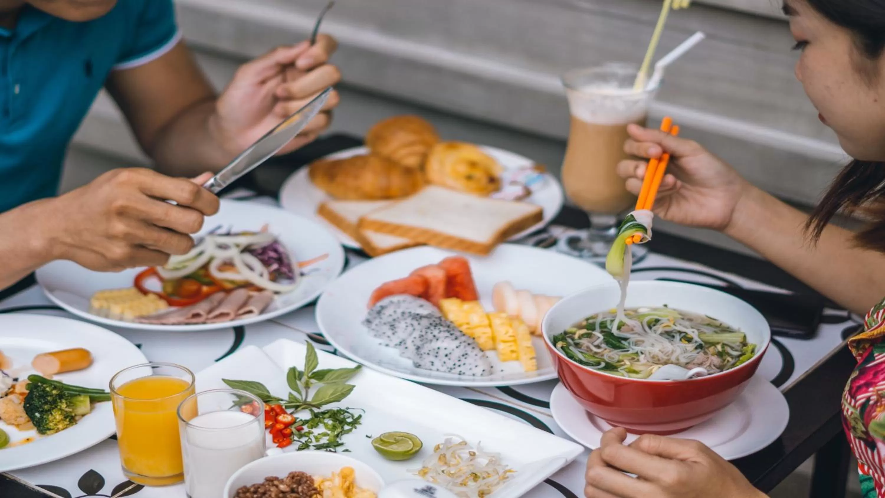 Restaurant/places to eat in Angkor Aurora