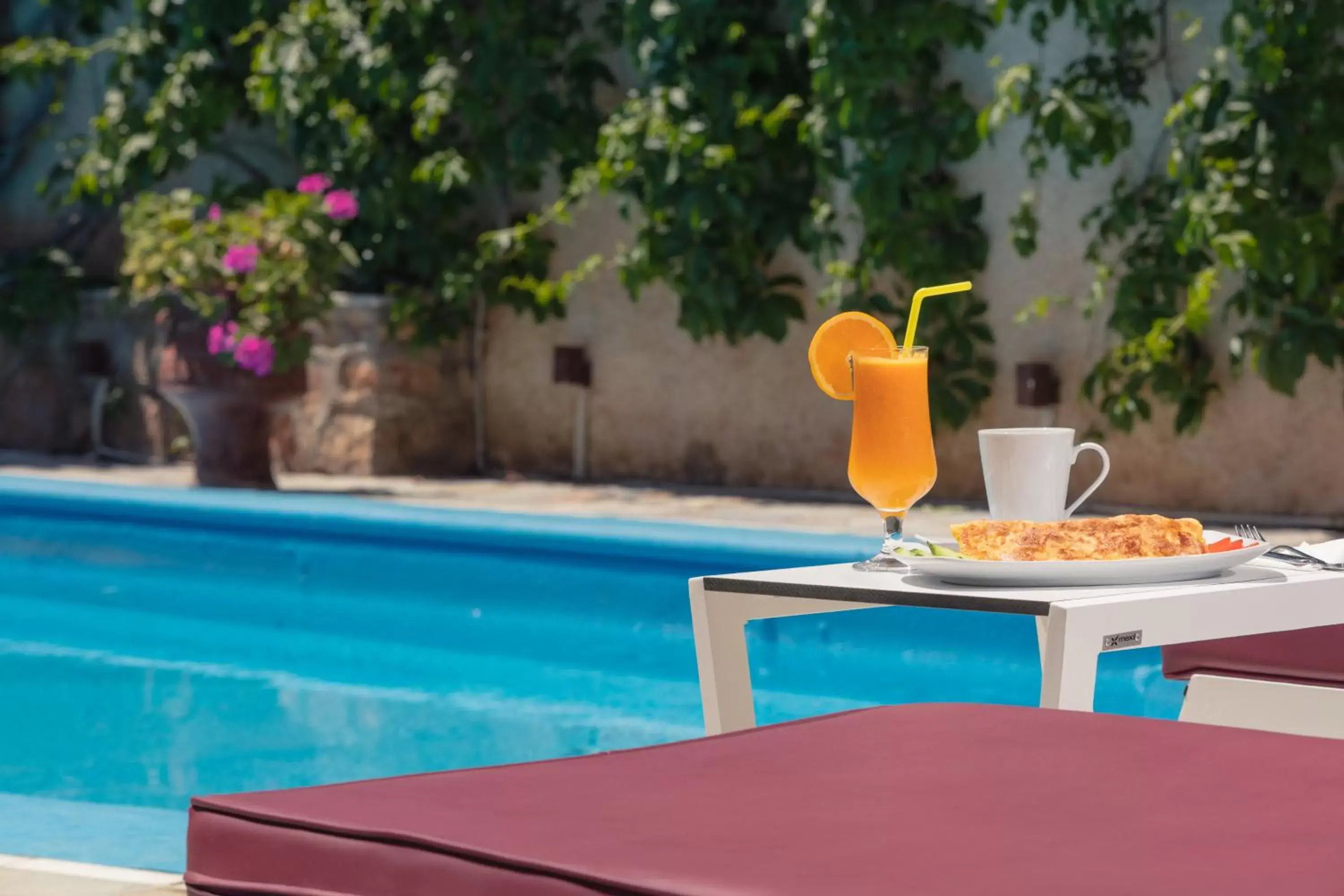Restaurant/places to eat, Swimming Pool in Aktaion Beach Boutique Hotel & Spa