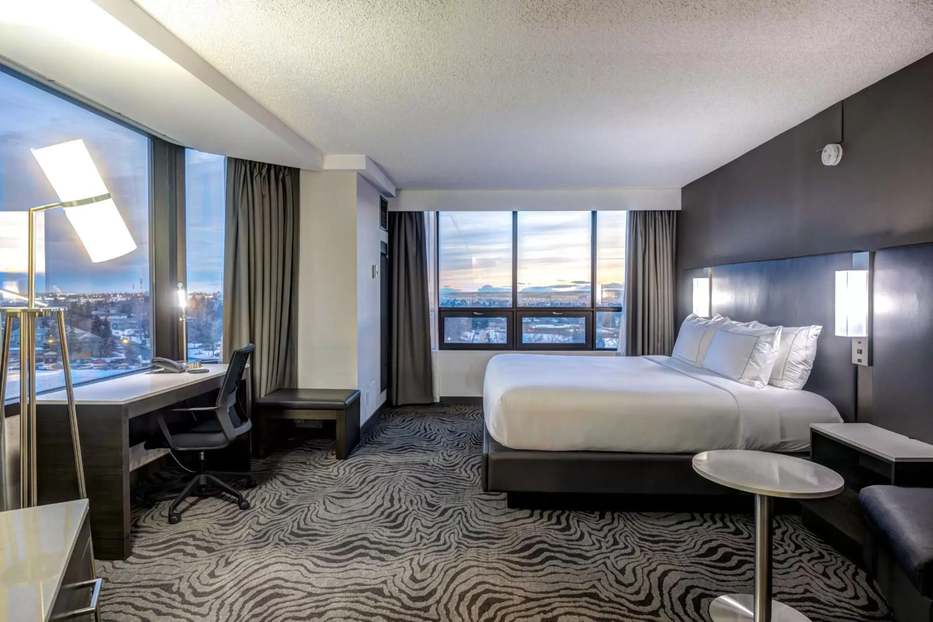 Bedroom in DoubleTree by Hilton Calgary North