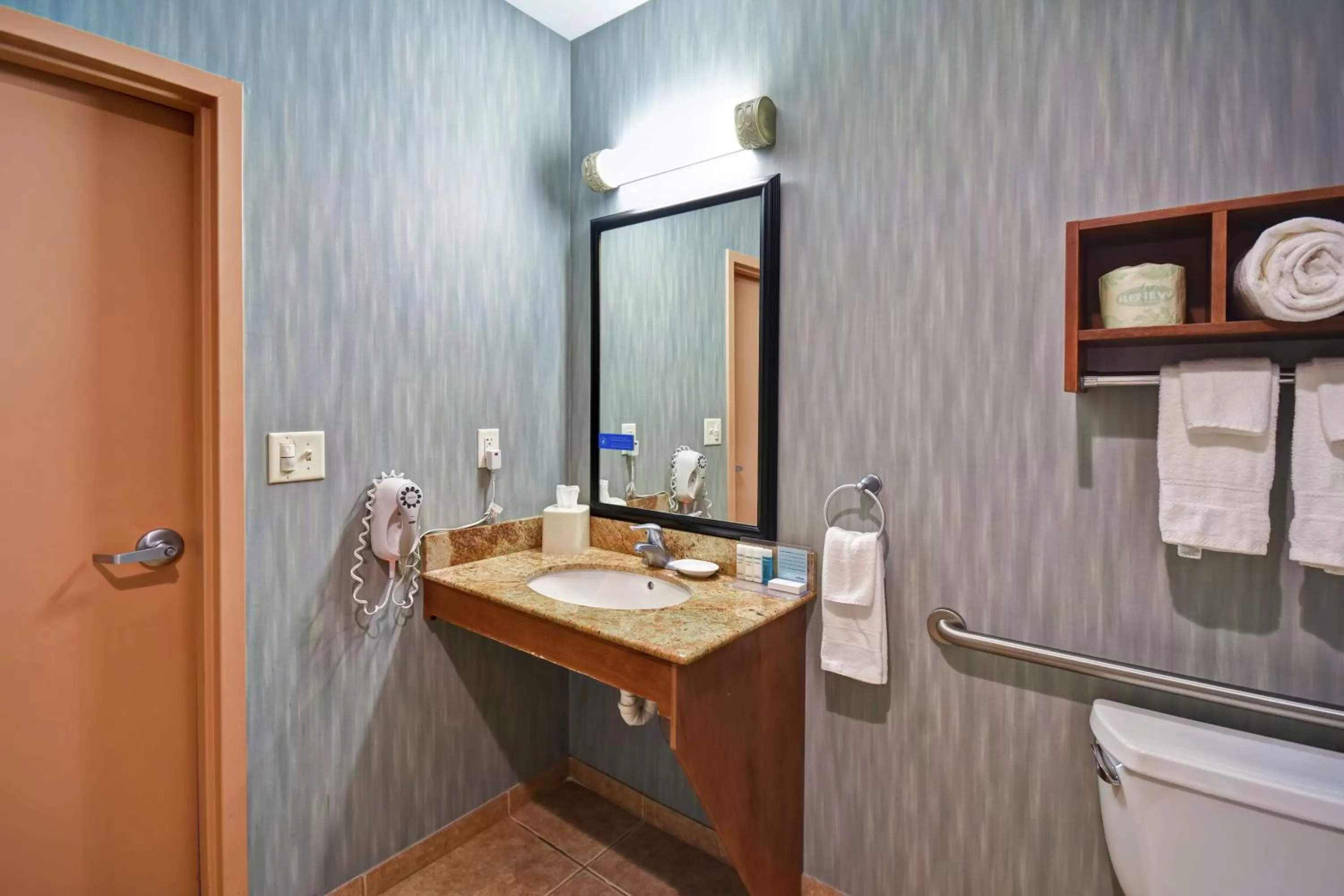 Meeting/conference room in Hampton Inn & Suites Folsom