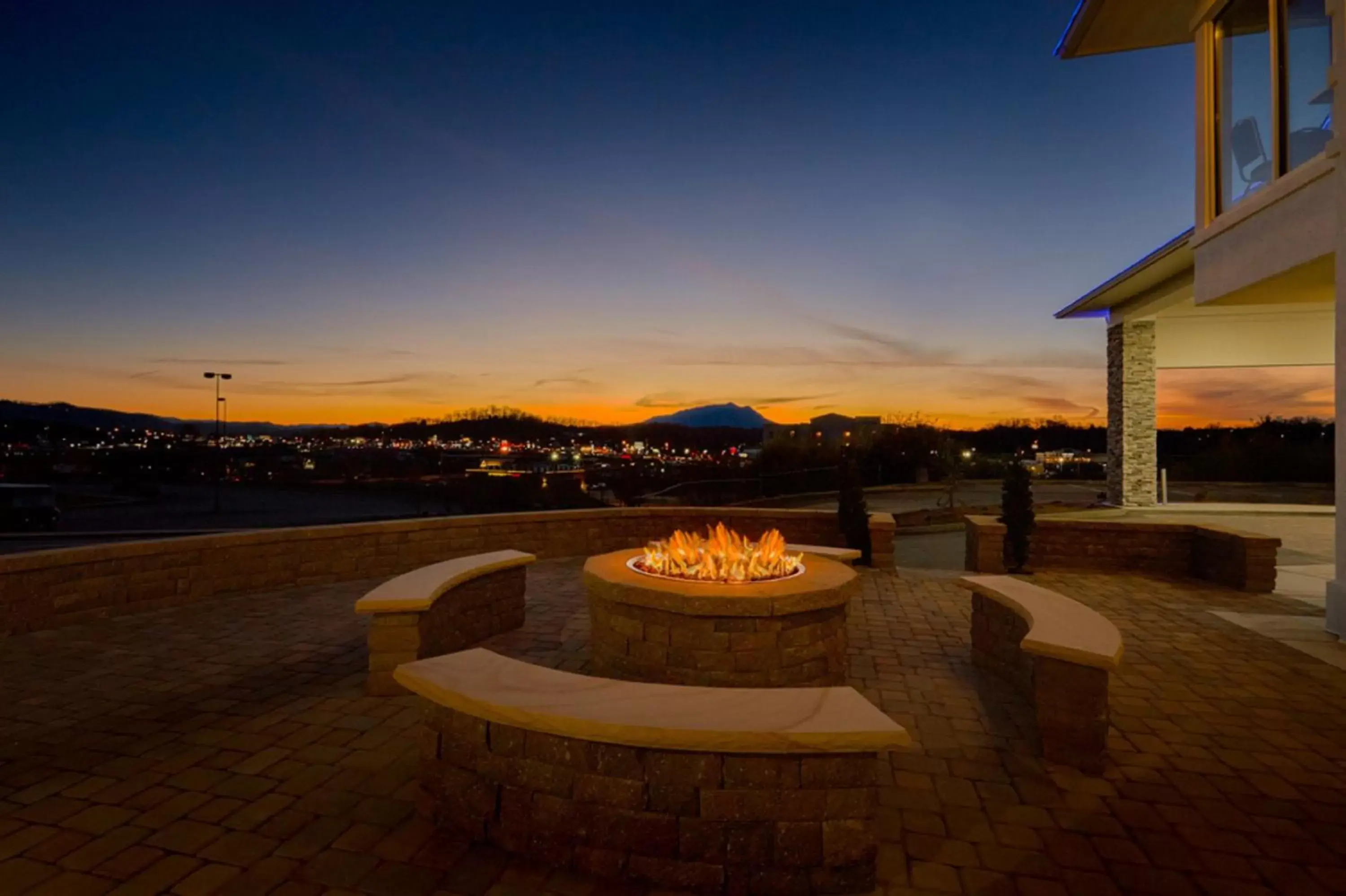 Lobby or reception, Sunrise/Sunset in Holiday Inn Express Pigeon Forge – Sevierville, an IHG Hotel