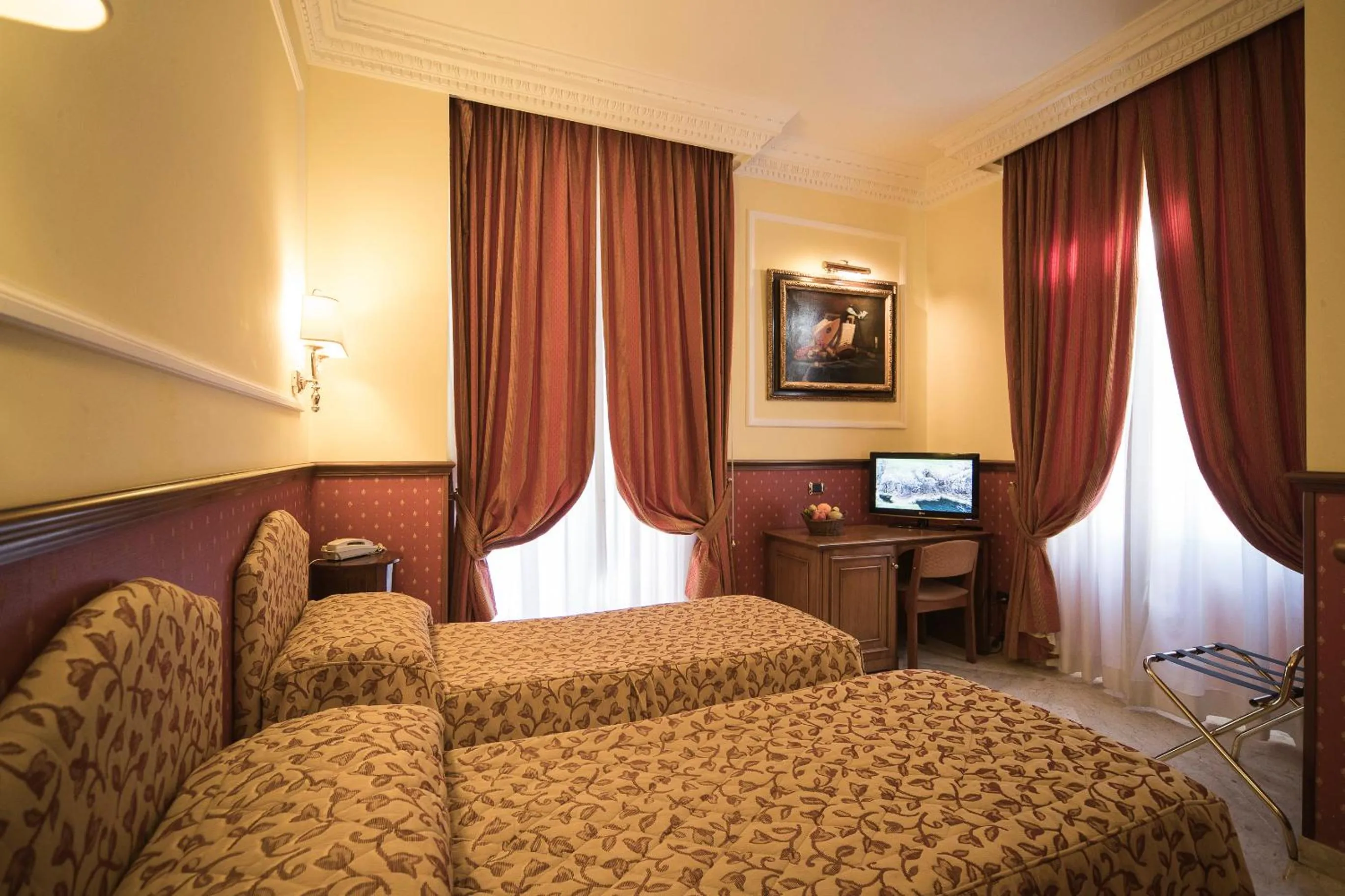 Photo of the whole room, Bed in Hotel Donatello