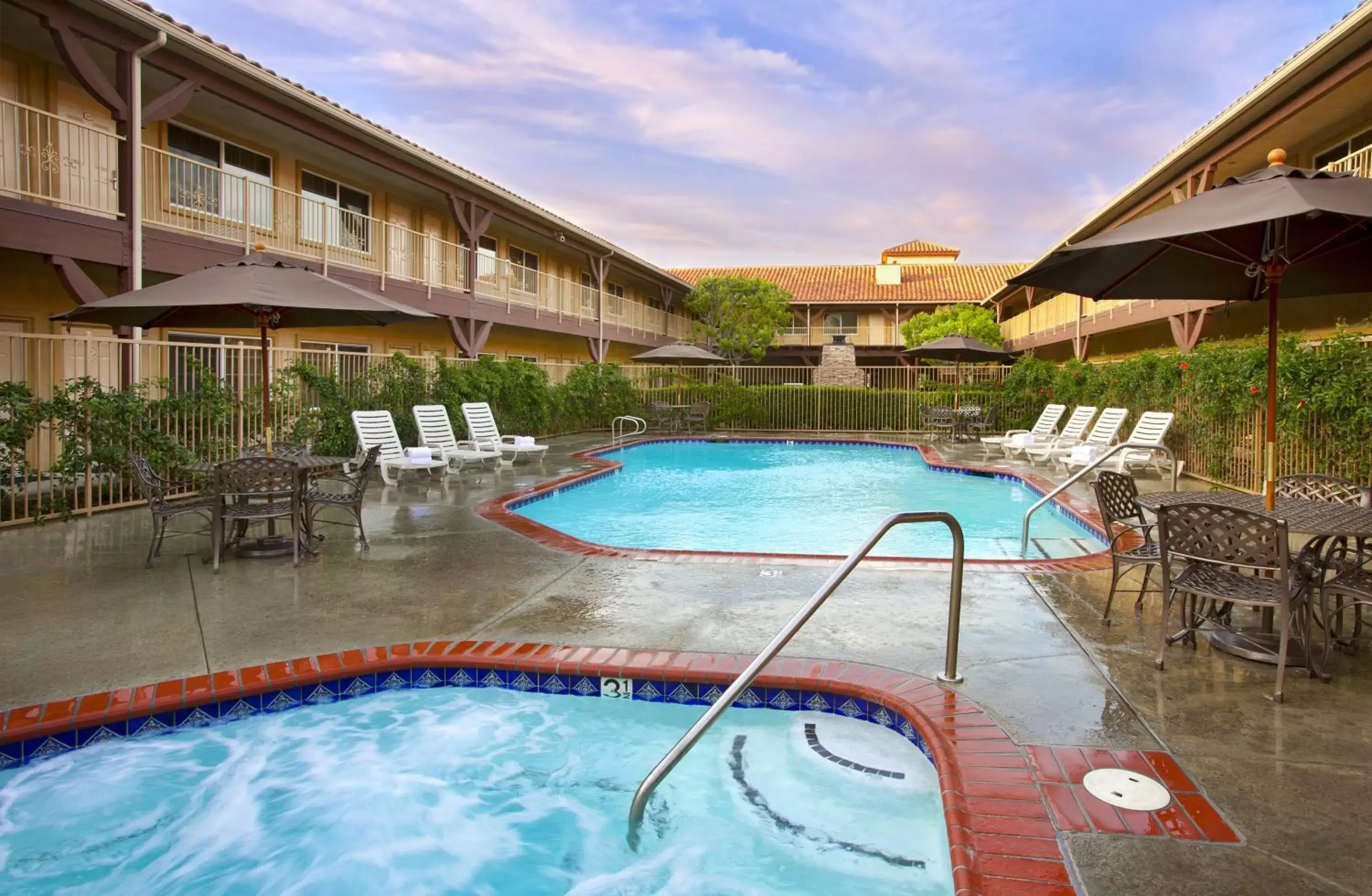Swimming Pool in Best Western Corona Hotel & Suites