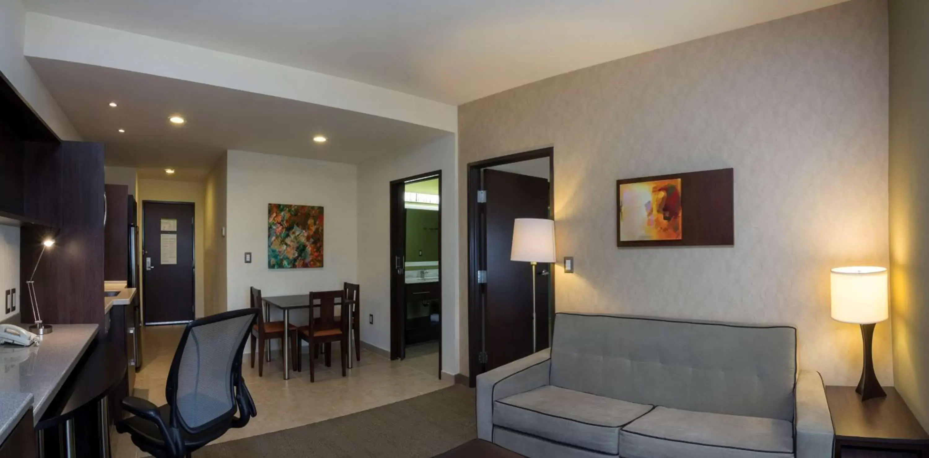 Photo of the whole room, Seating Area in Homewood Suites by Hilton Queretaro