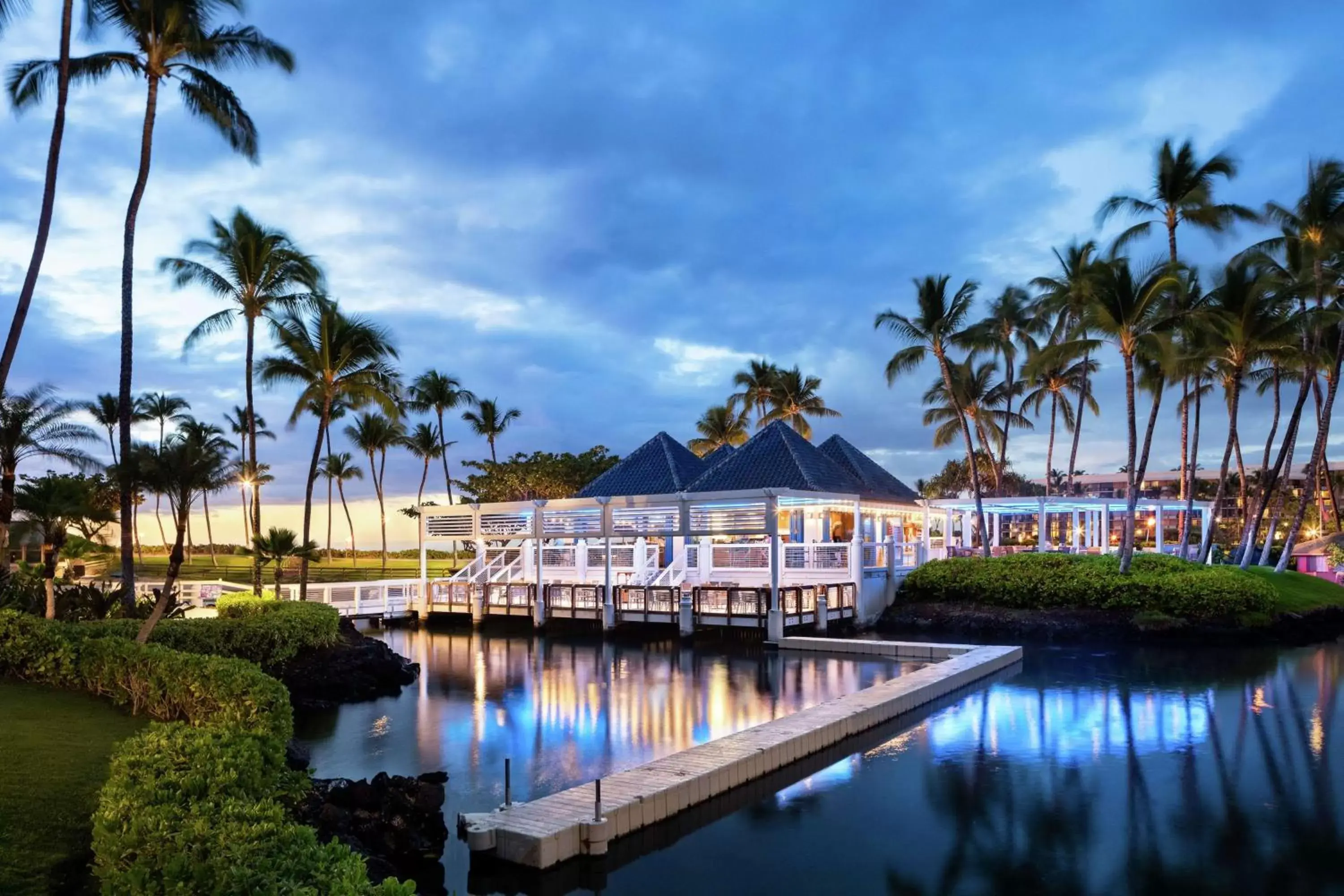 Restaurant/places to eat, Swimming Pool in Hilton Waikoloa Village