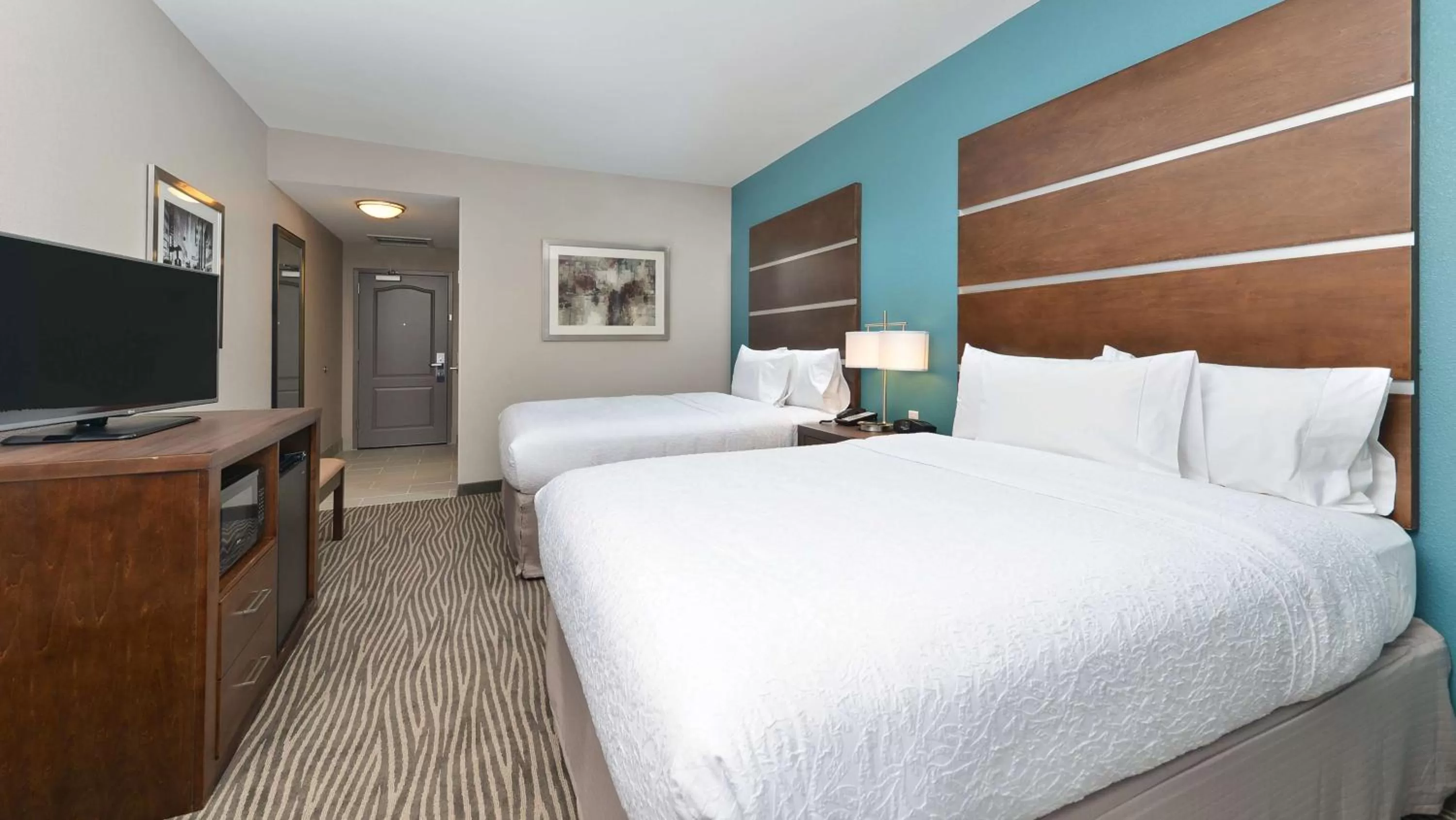 Bedroom, Bed in Hampton Inn & Suites Des Moines Downtown