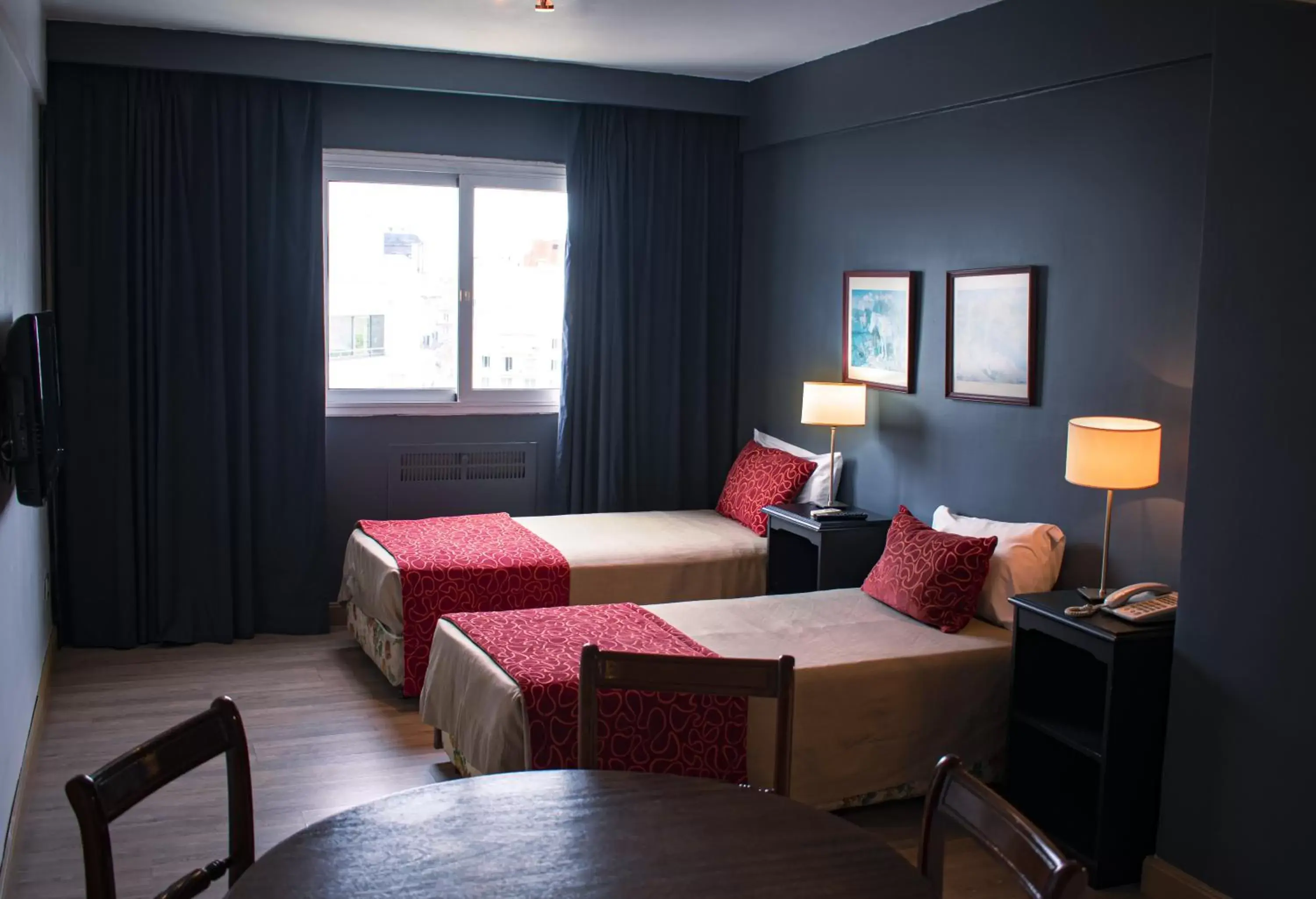 Bedroom, Bed in Gran Hotel Buenos Aires