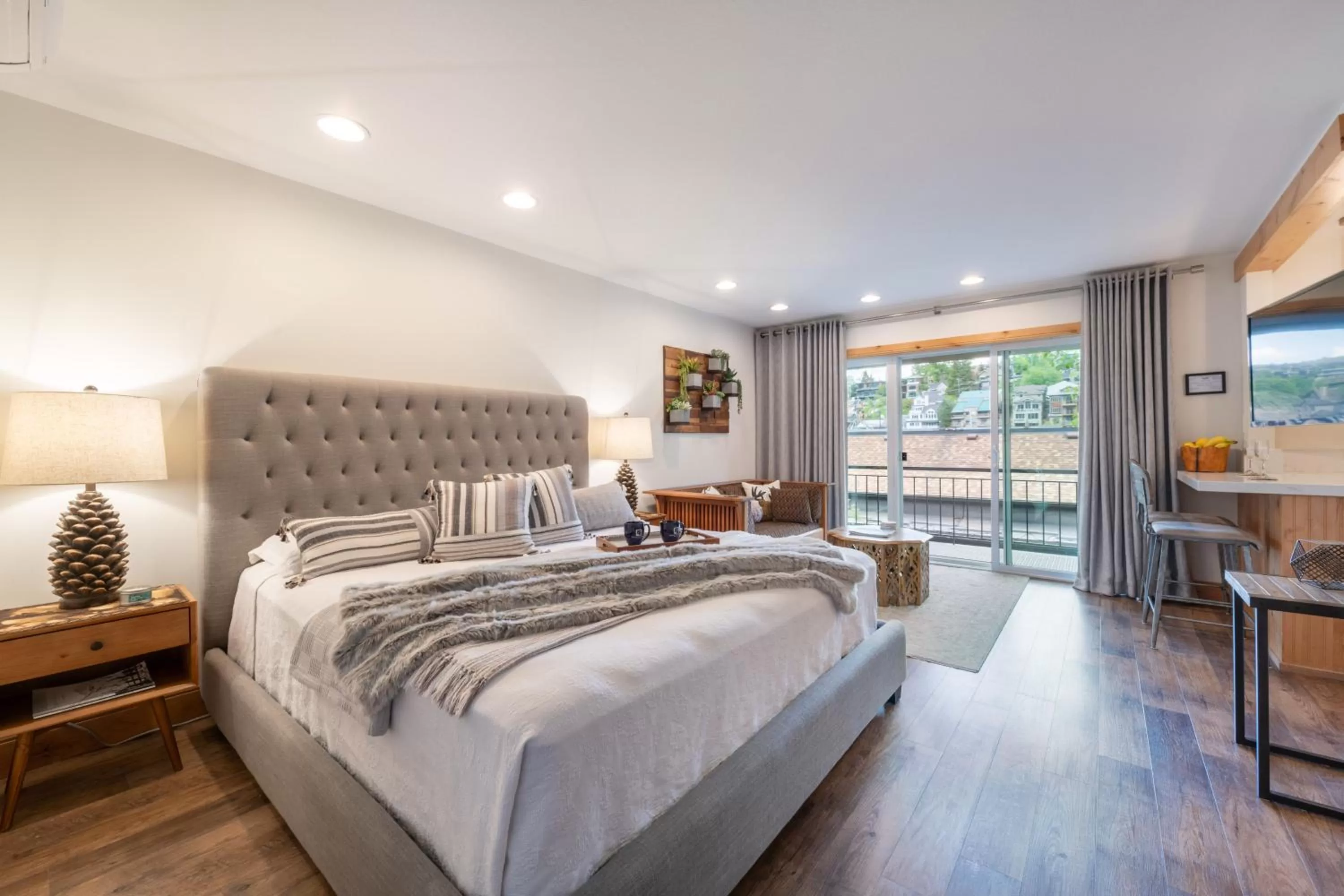 Bed in Treasure Mountain Inn