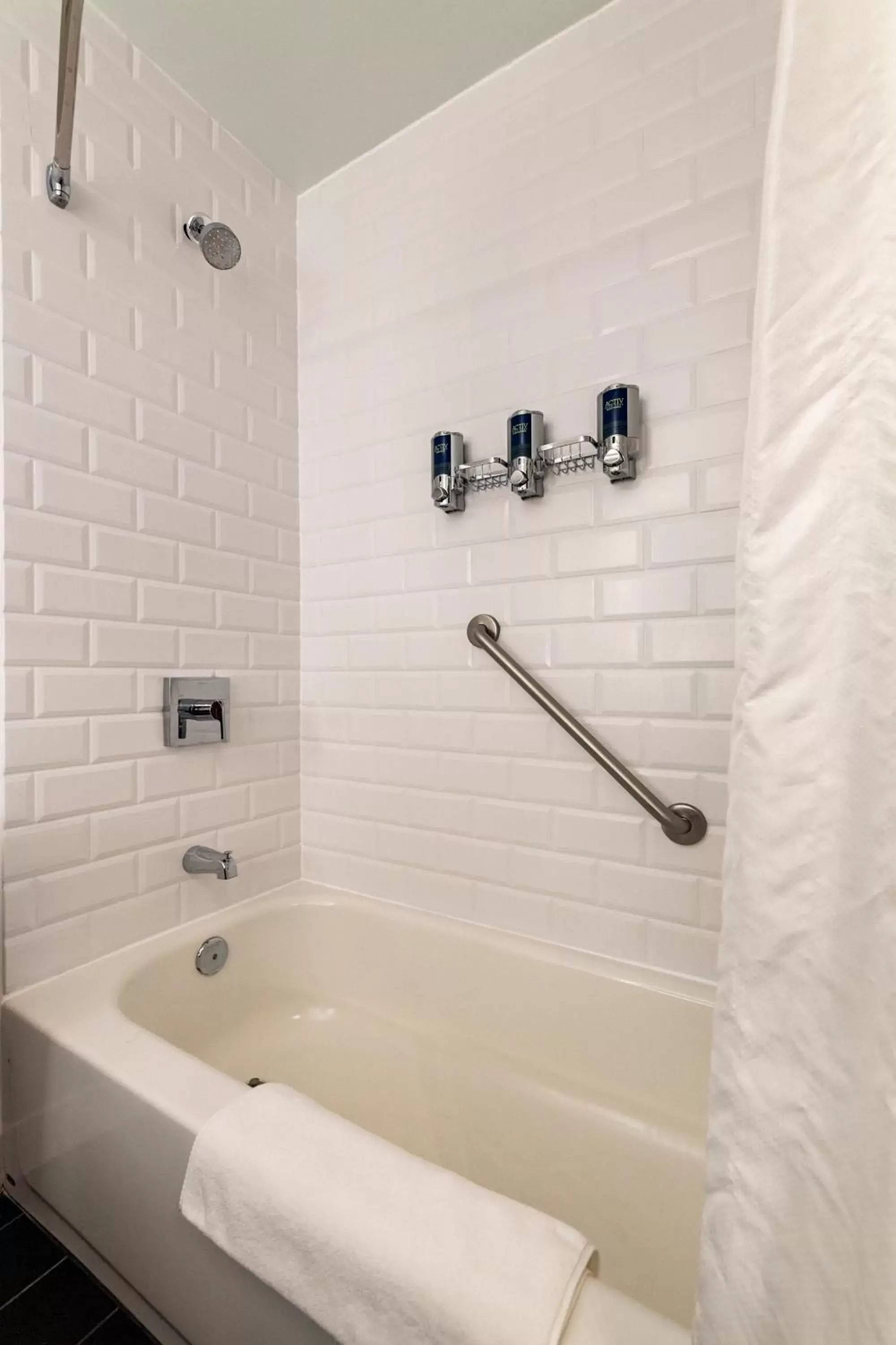 Bath, Bathroom in Four Points by Sheraton St. Louis - Fairview Heights